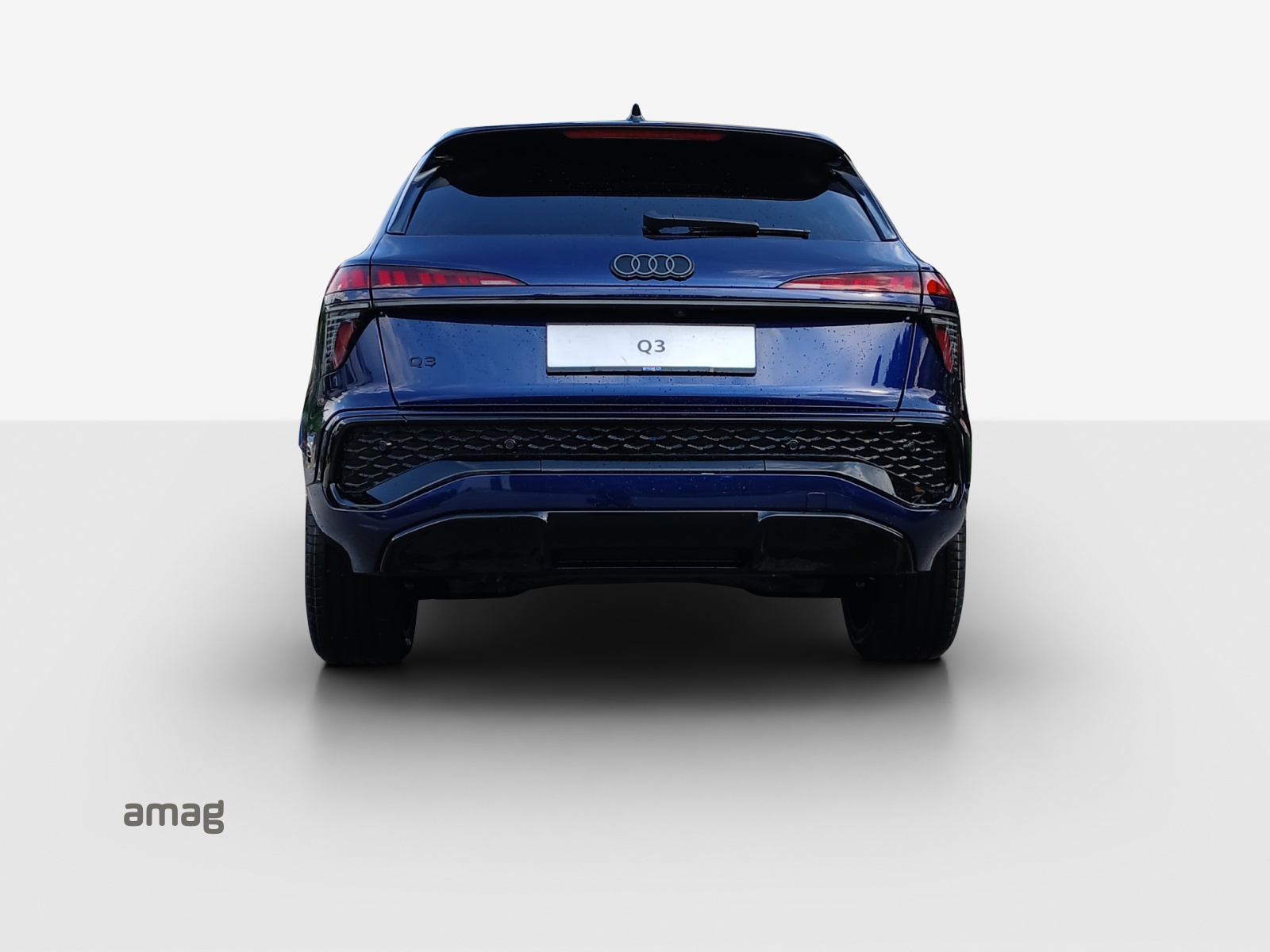 AUDI Q3 SUV 110 kW TFSI S tronic-image-3
