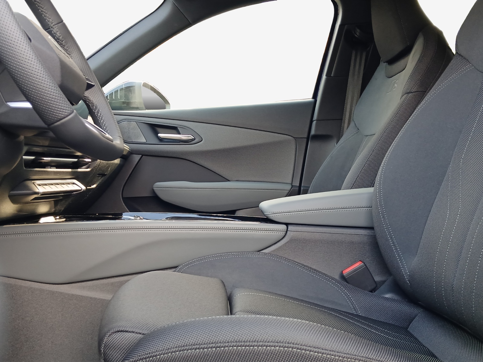 AUDI Q3 SUV 110 kW TFSI S tronic-image-7