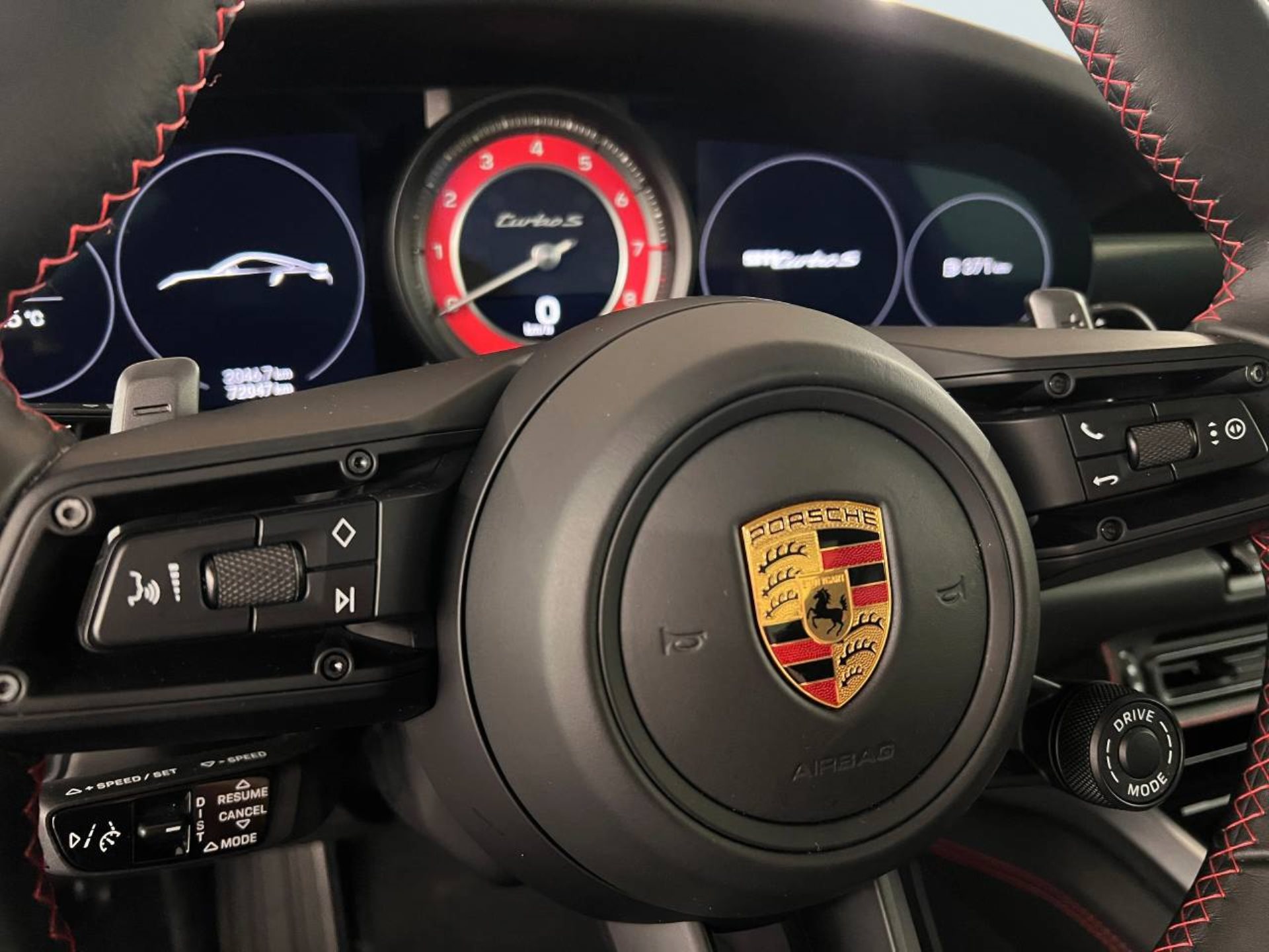 PORSCHE 911 Turbo S-image-15