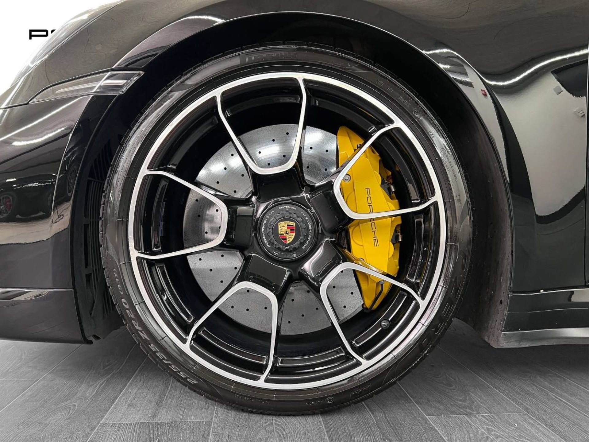 PORSCHE 911 Turbo S-image-10