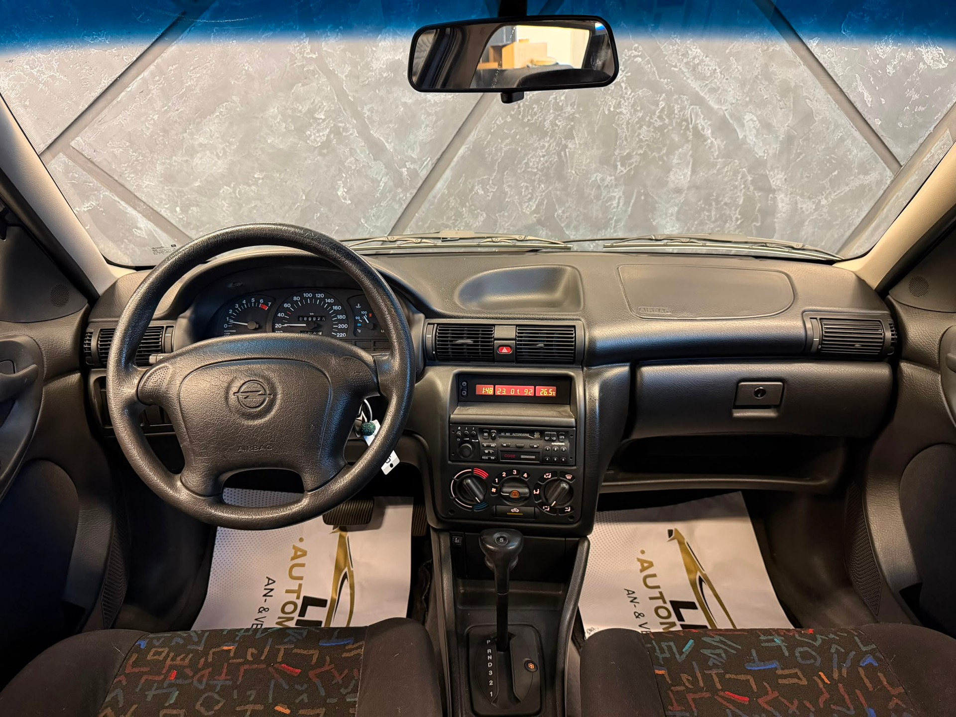 OPEL Astra 1.6i 16V Sport-image-8