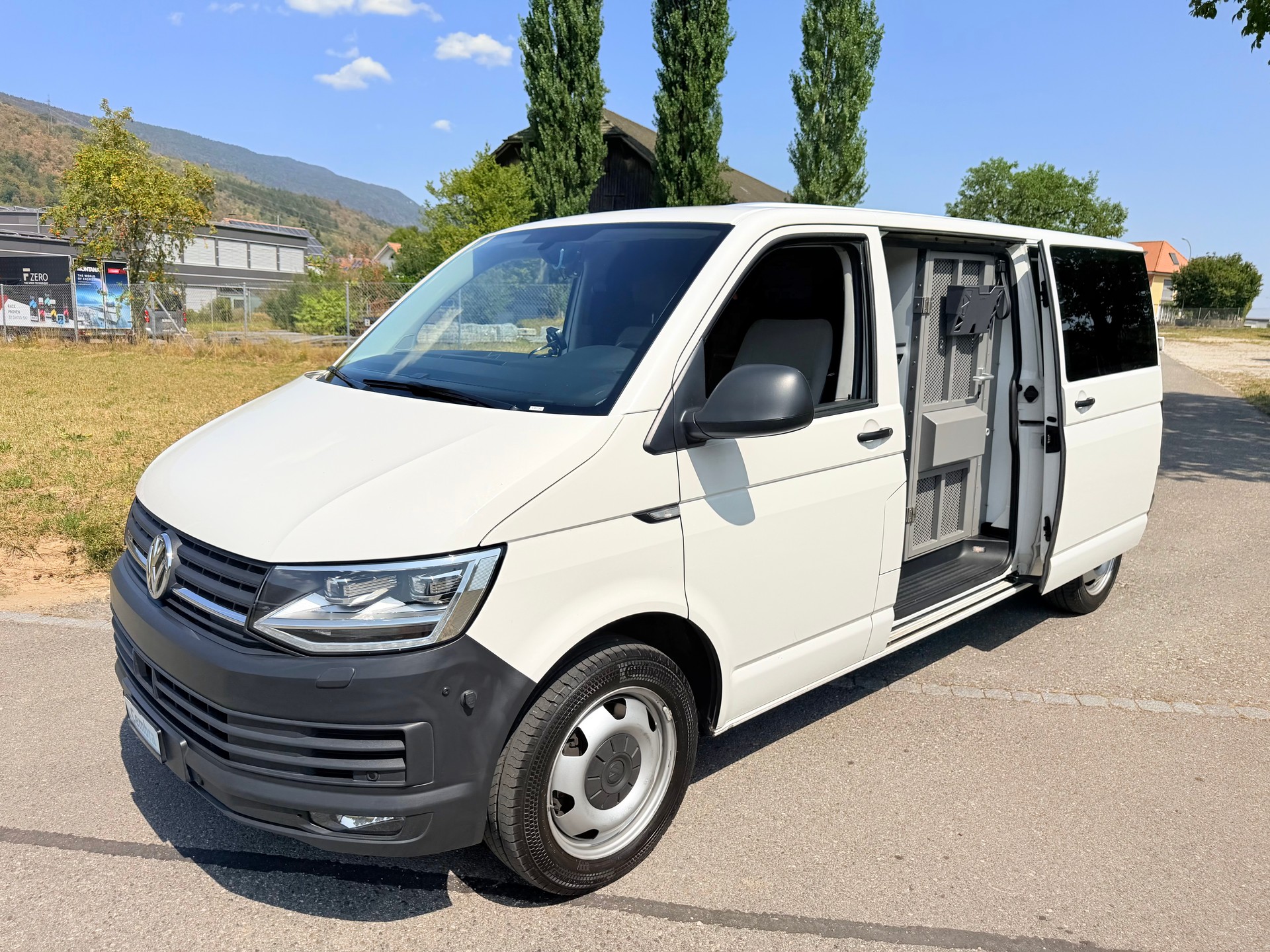VW 4X4 "ZELLENWAGEN" T6 2.0 Bi-TDI 4-MOTION. AUTOMAT. EX POLICE. TOP AUSSTATTUNG. GEFÄNGNISWAGEN !! 240 PS. PREIS 23`900.--image-9