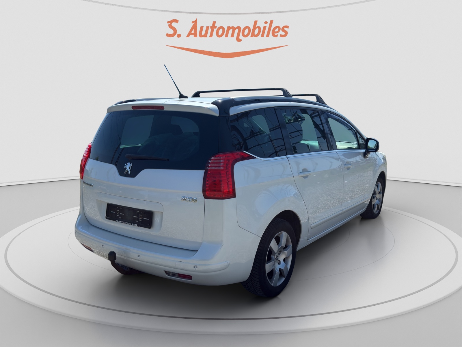 PEUGEOT 5008 2.0 HDI Sport Pack Automatic-image-3