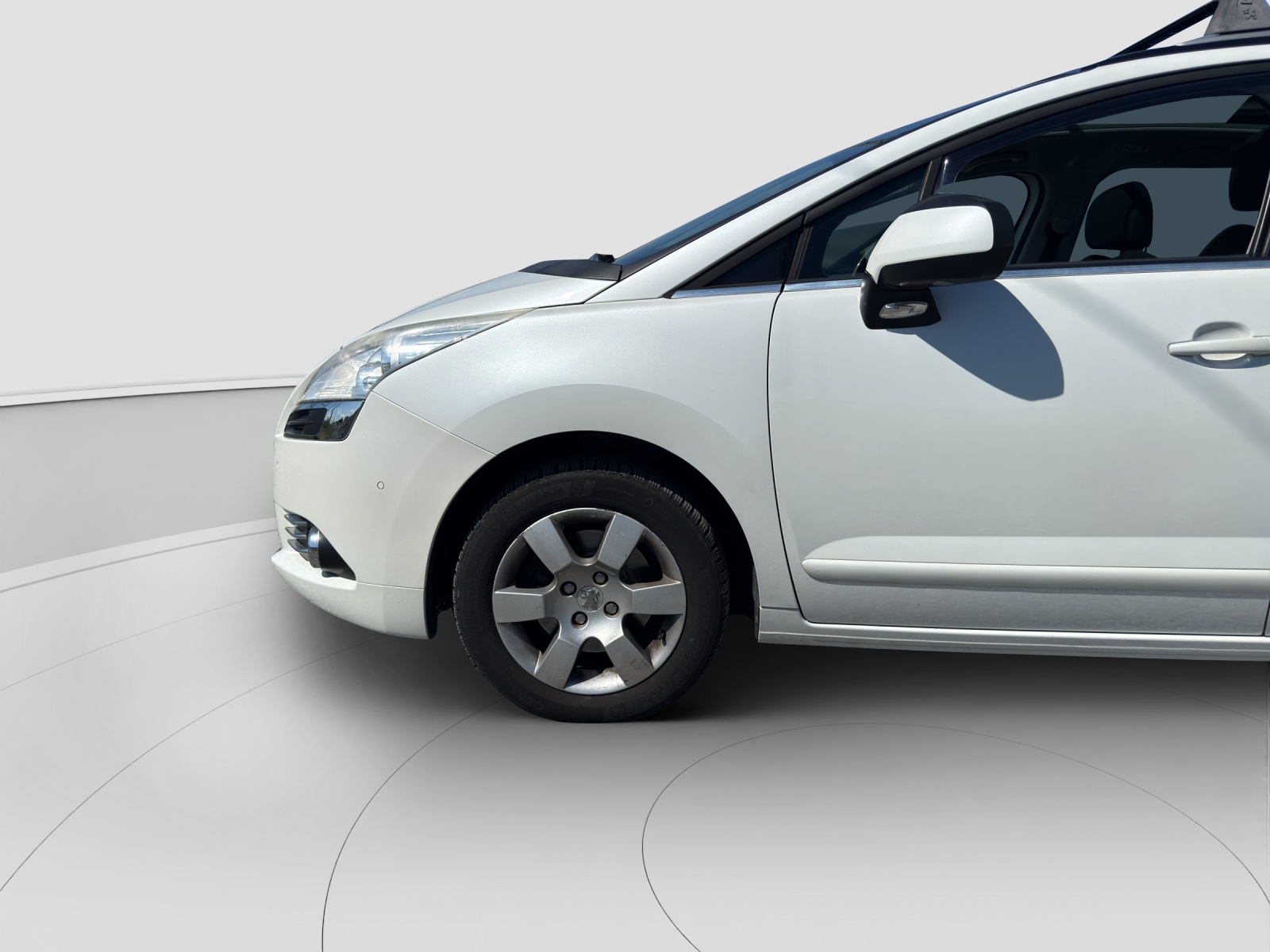 PEUGEOT 5008 2.0 HDI Sport Pack Automatic-image-14