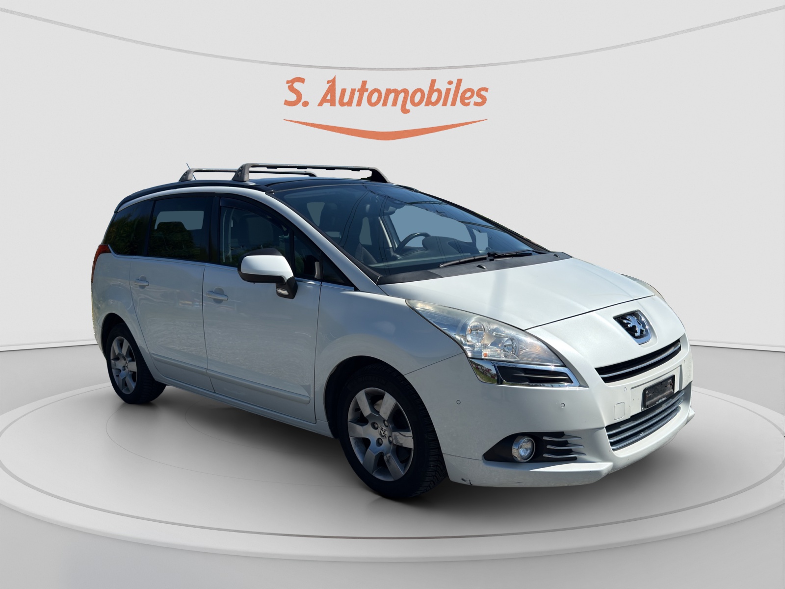 PEUGEOT 5008 2.0 HDI Sport Pack Automatic-image-2