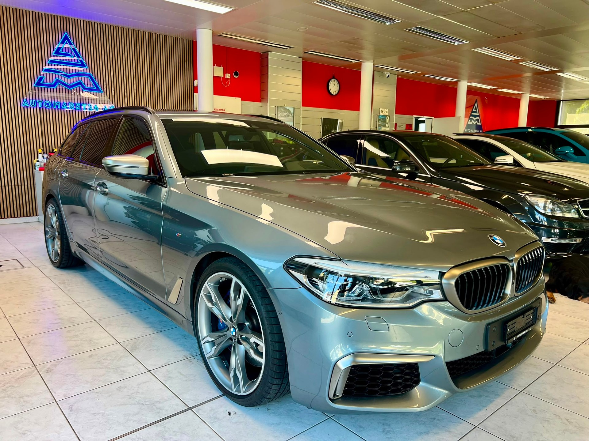 BMW M550d xDrive SAG Touring-image-0