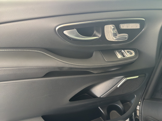 MERCEDES-BENZ V 300 d lang Exclus. 9G-T-image-9