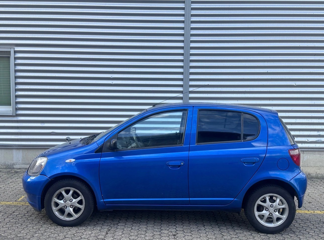 TOYOTA Yaris 1.3 Linea Luna, Automat, Klima, Bluetooth-image-3