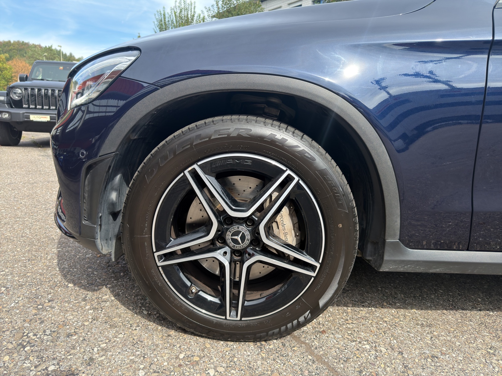 MERCEDES-BENZ GLC 300 AMG Line 4Matic 9G-Tronic-image-15