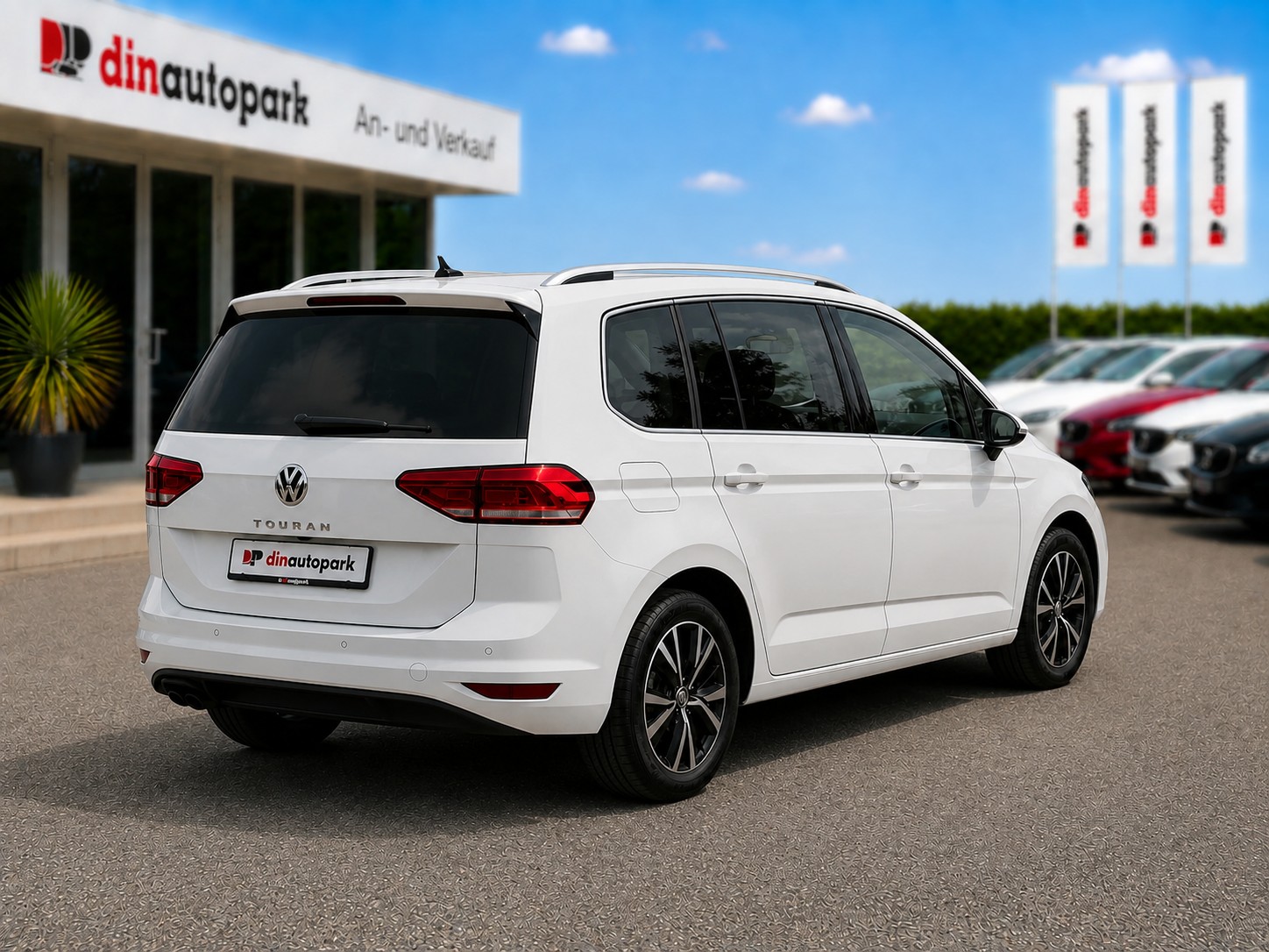 VW Touran 2.0 TDI BlueMotion Technology Highline DSG * Top Ausstattung * *Top Zustand*-image-2