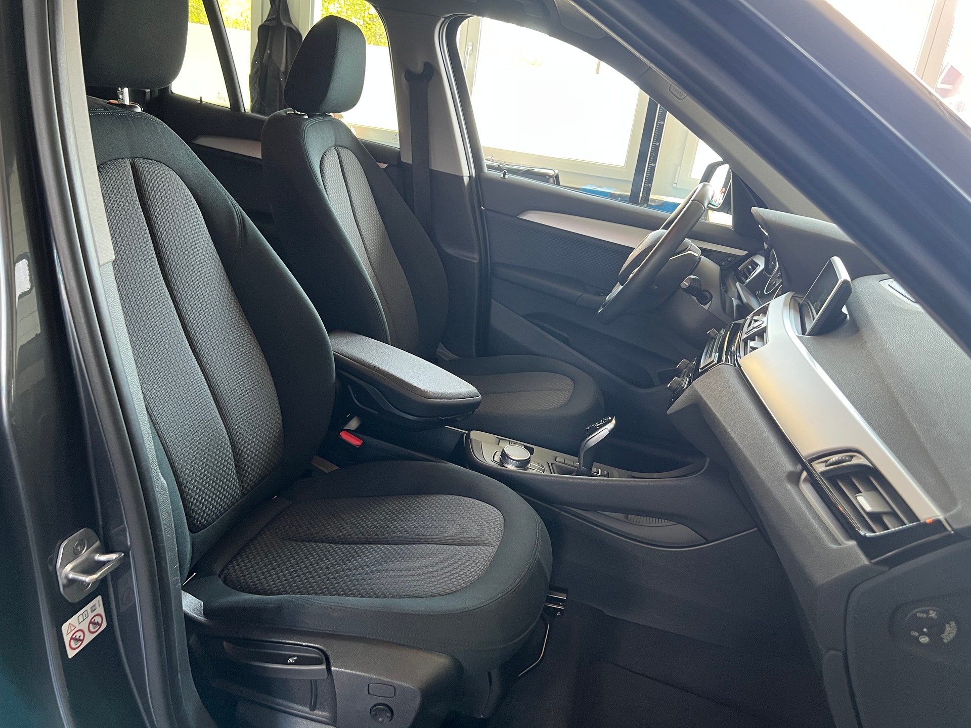 BMW X1 sDrive 18i Steptronic DSK-image-6