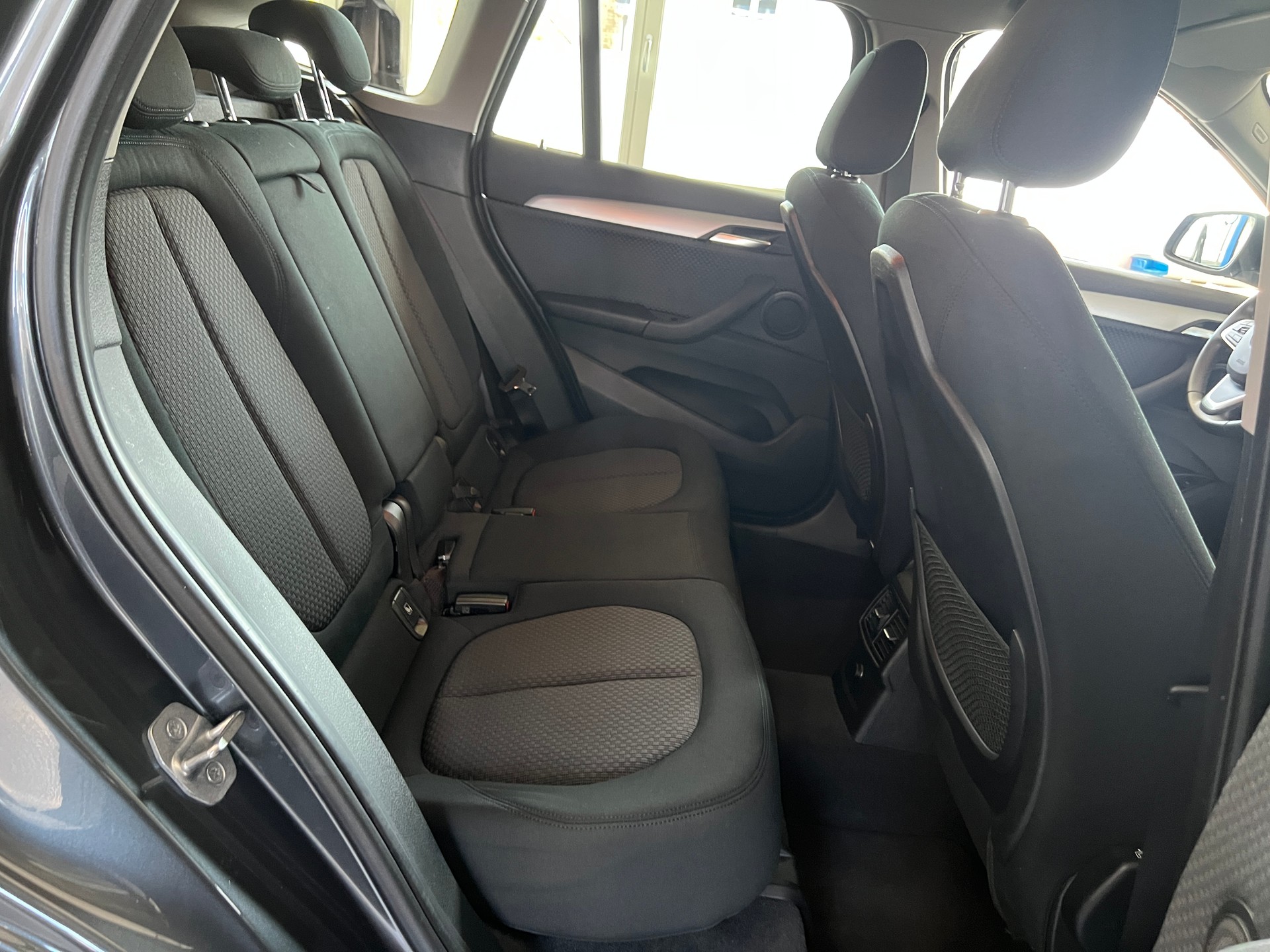 BMW X1 sDrive 18i Steptronic DSK-image-8