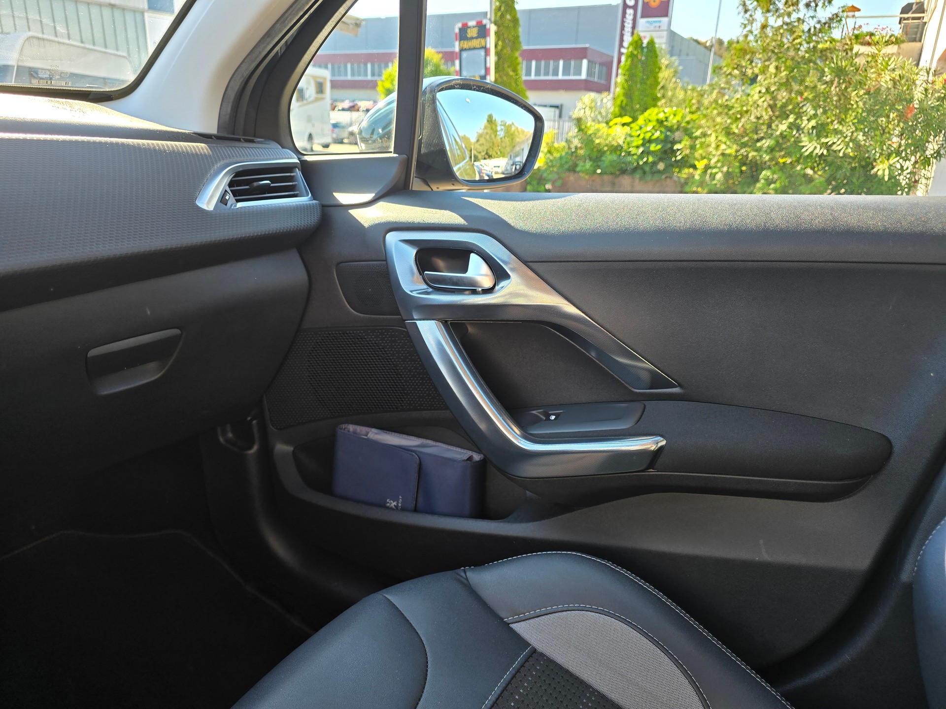PEUGEOT 2008 1.6 VTI Active Automatic-image-19