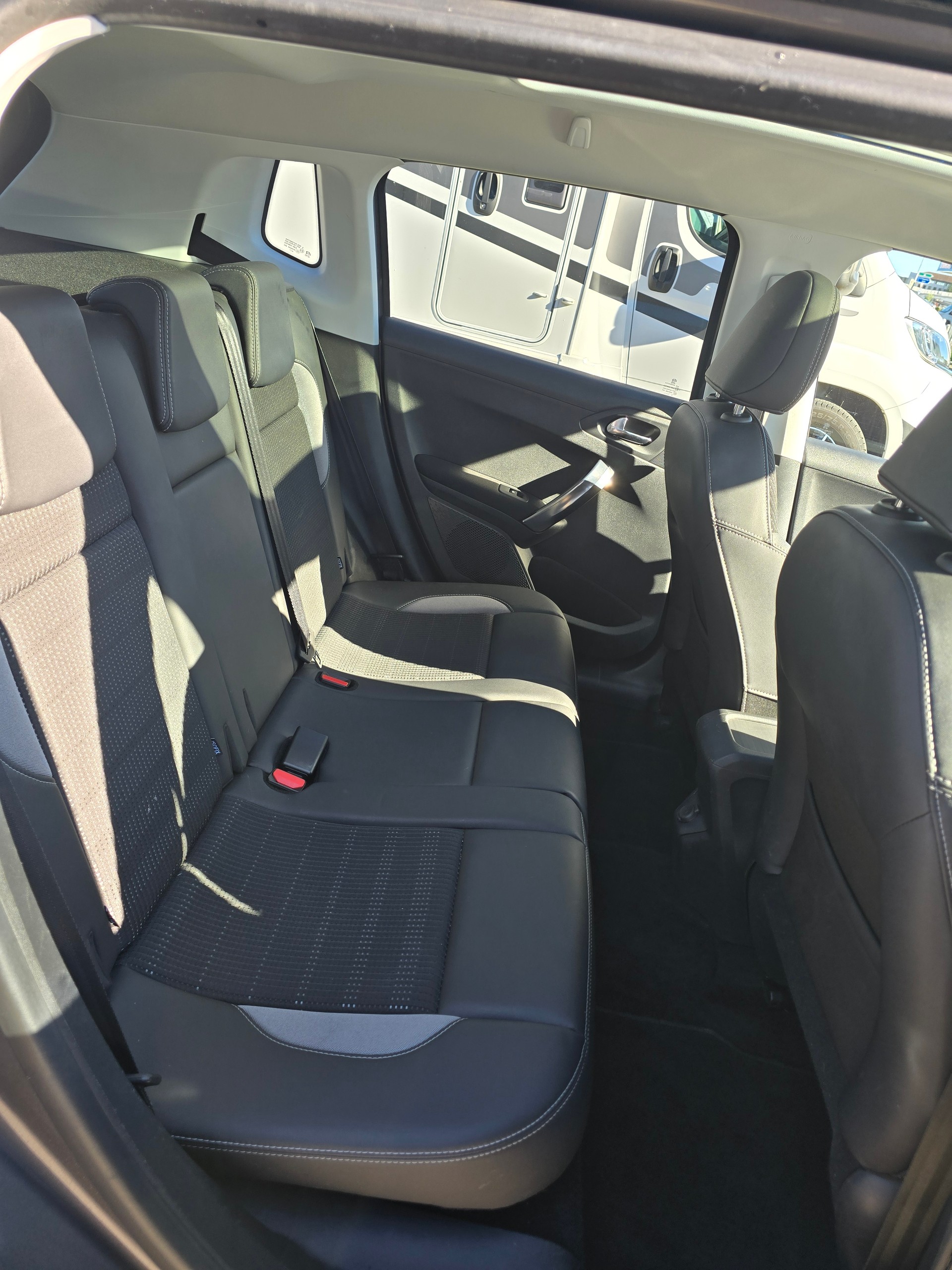 PEUGEOT 2008 1.6 VTI Active Automatic-image-15