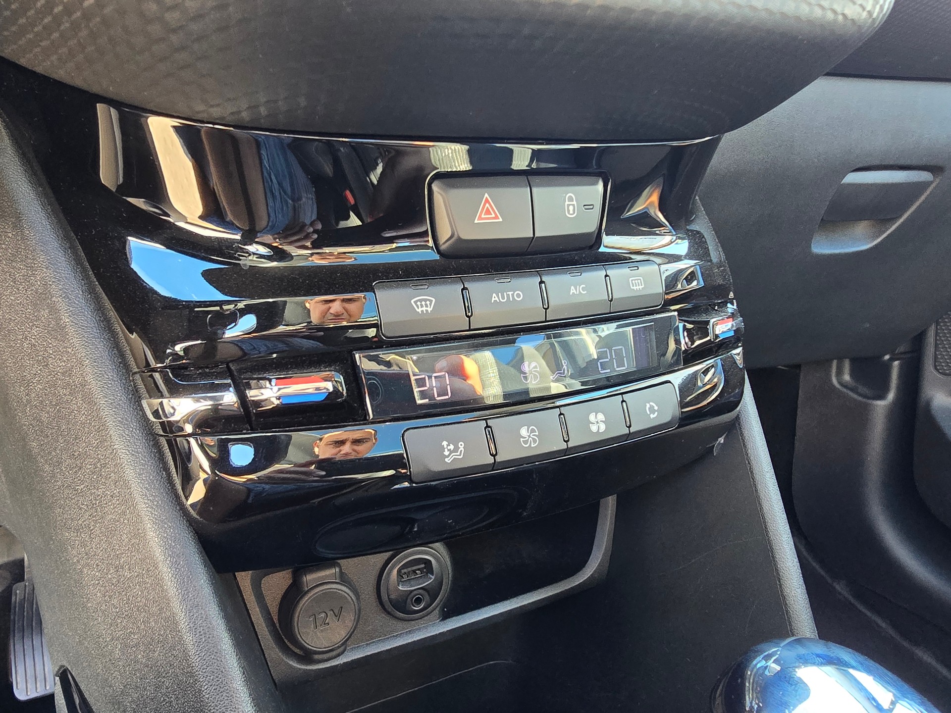 PEUGEOT 2008 1.6 VTI Active Automatic-image-12