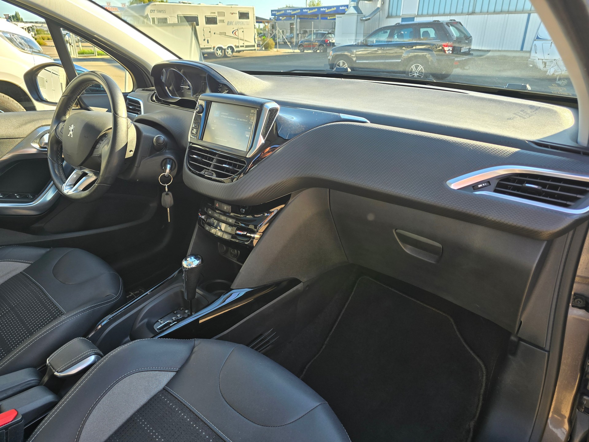 PEUGEOT 2008 1.6 VTI Active Automatic-image-10