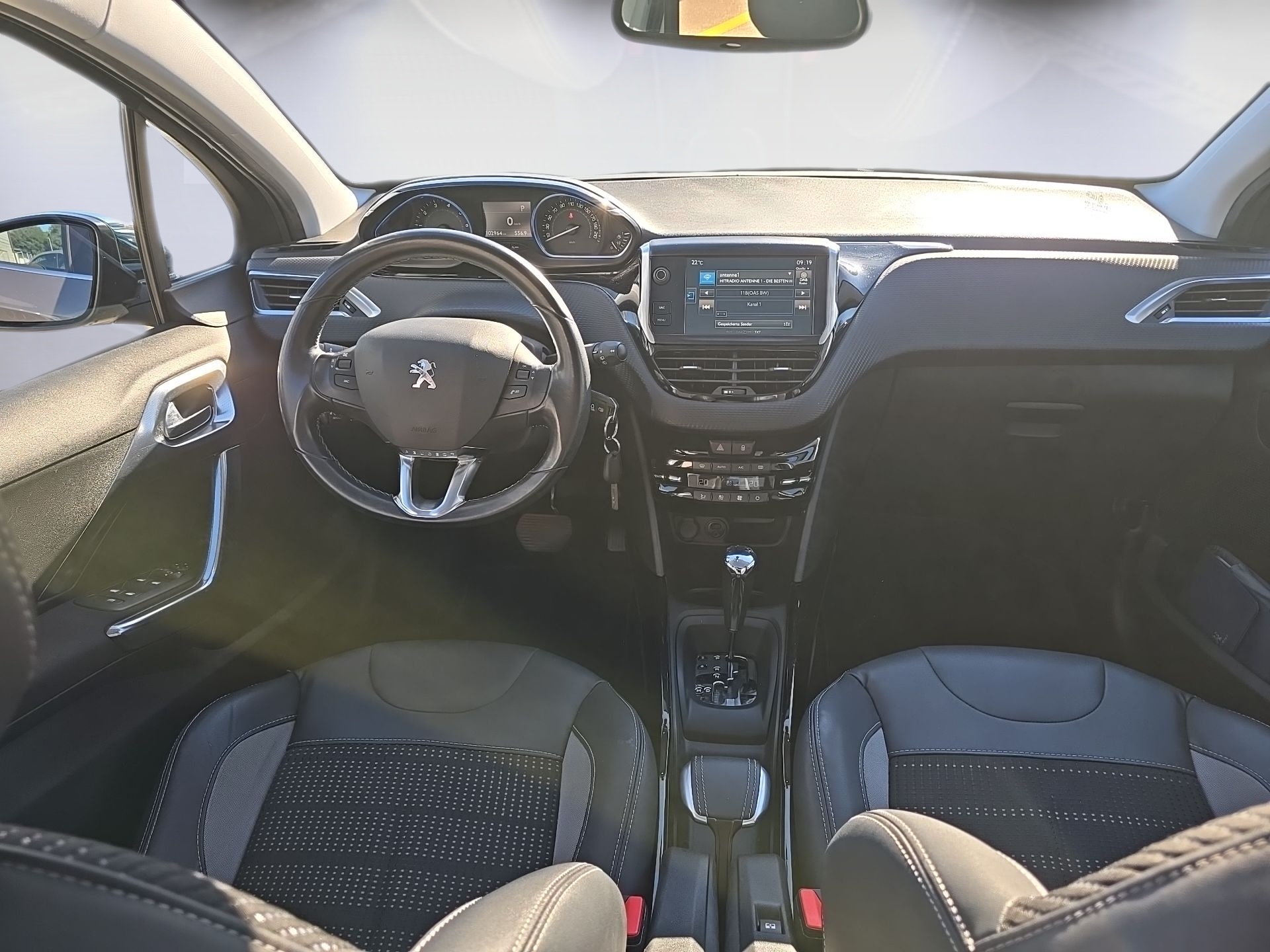 PEUGEOT 2008 1.6 VTI Active Automatic-image-9