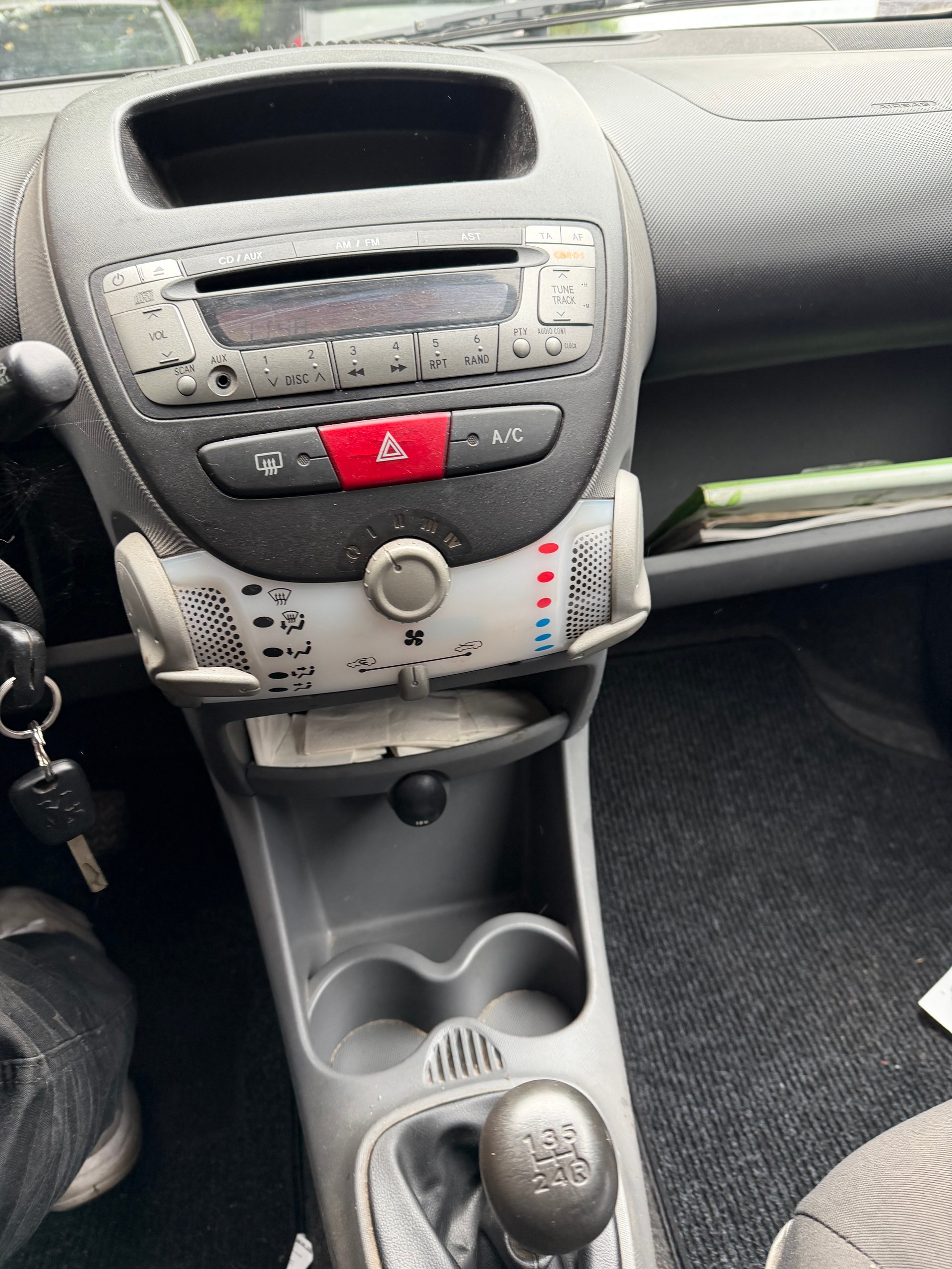 PEUGEOT 107-image-6