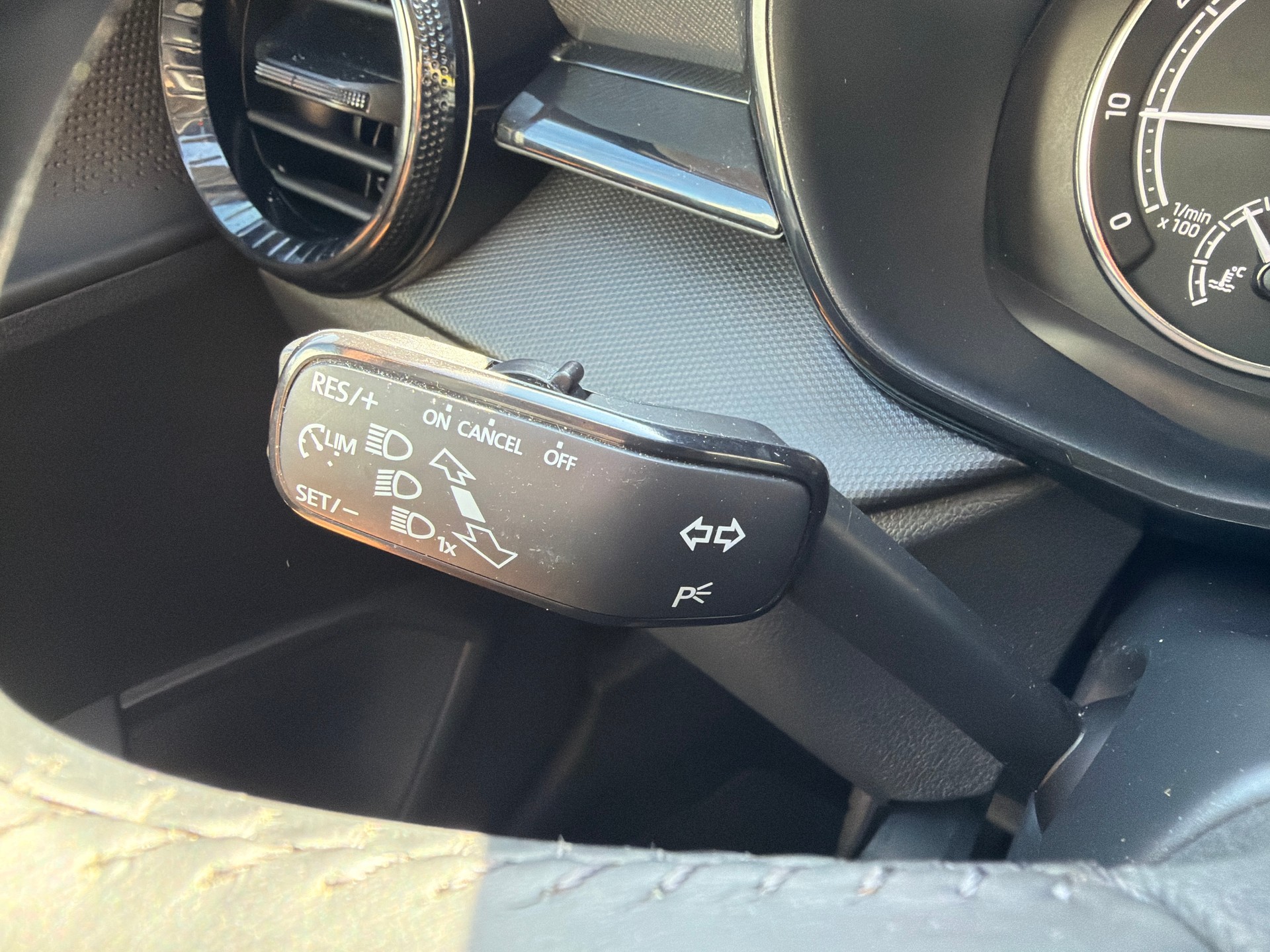 SKODA Fabia 1.0 MPI Active-image-14
