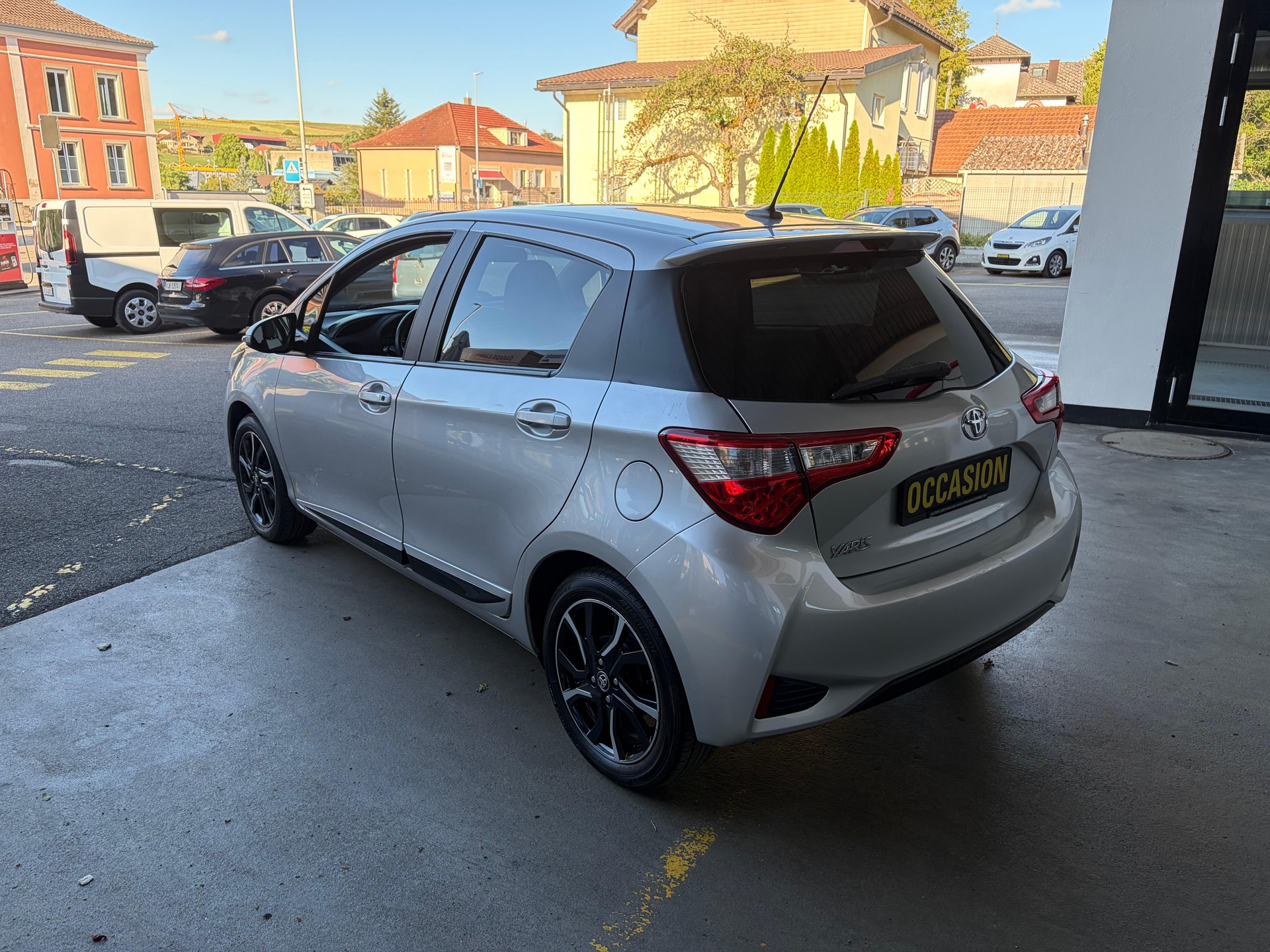 TOYOTA Yaris 1.5 VVT-iE Trend-image-3