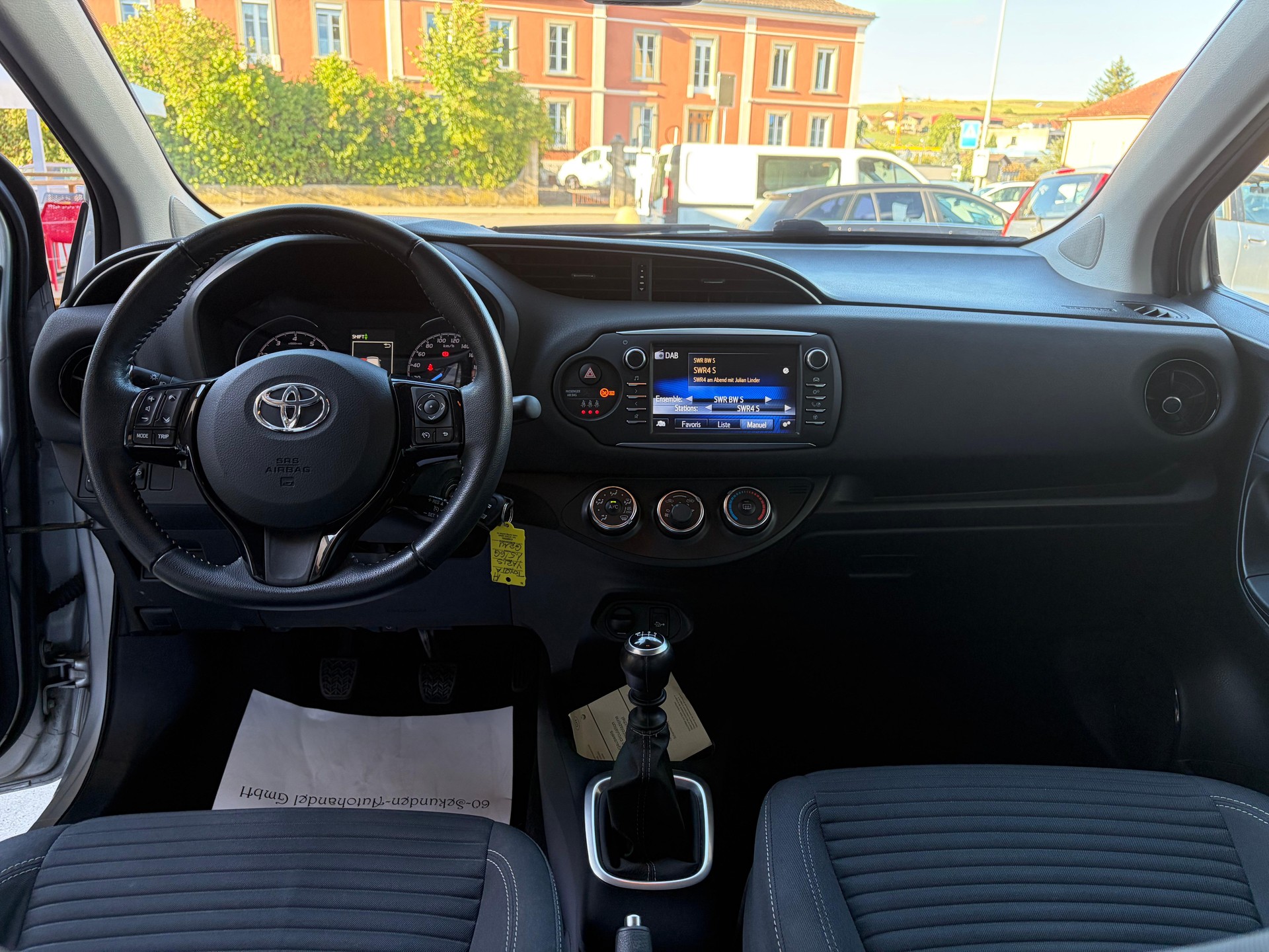 TOYOTA Yaris 1.5 VVT-iE Trend-image-5