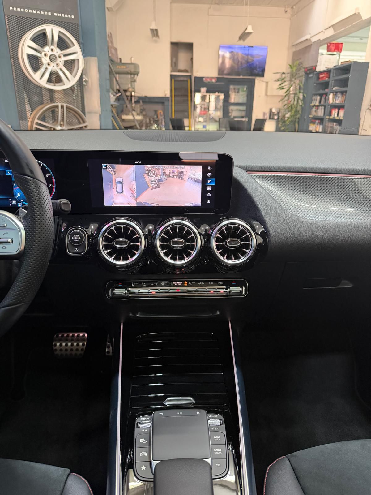MERCEDES-BENZ GLA 250 4Matic AMG Line 8G-DCT-image-8
