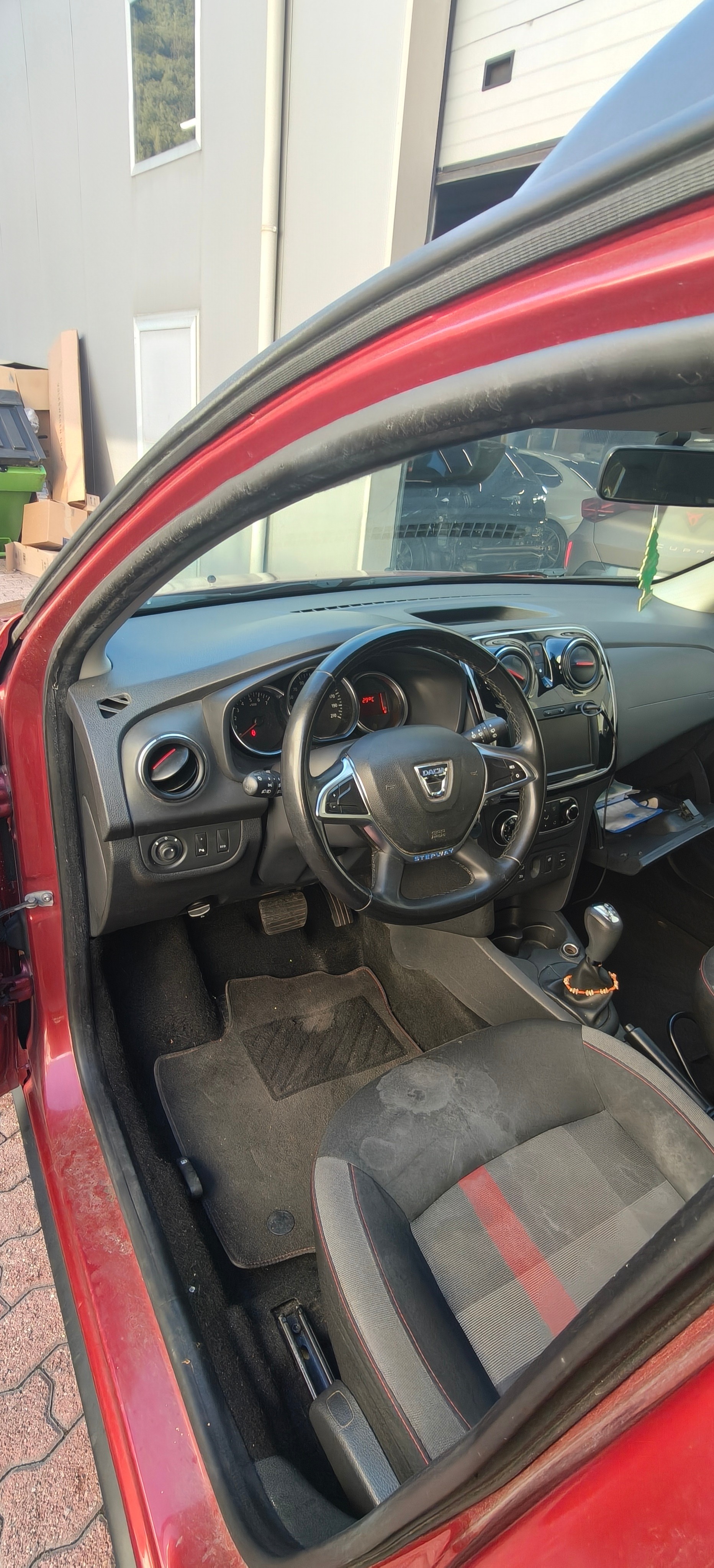 DACIA Sandero Tce 90 Stepway Automatic-image-4