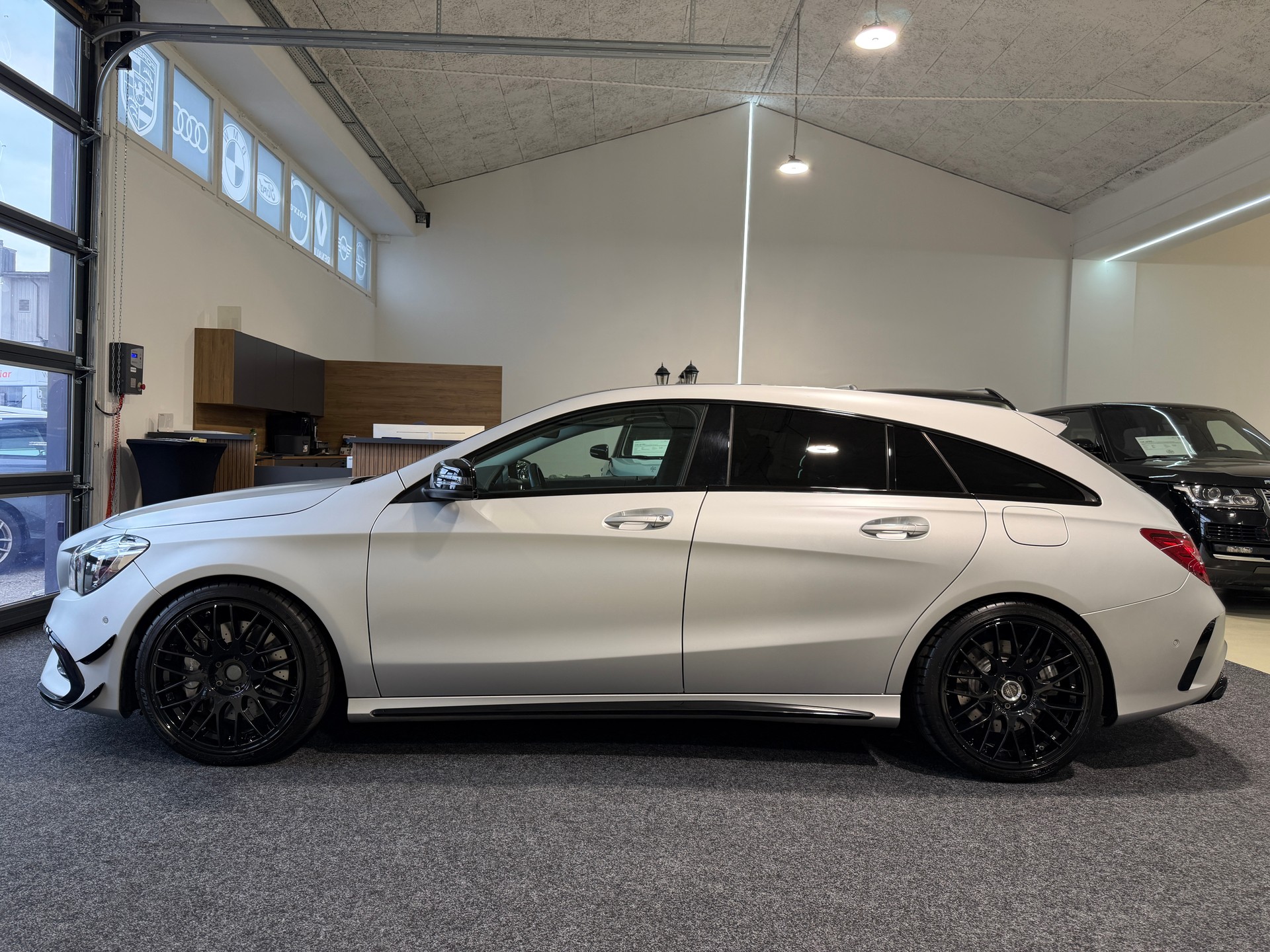 MERCEDES-BENZ CLA Shooting Brake 45 AMG 4Matic Speedshift-image-7