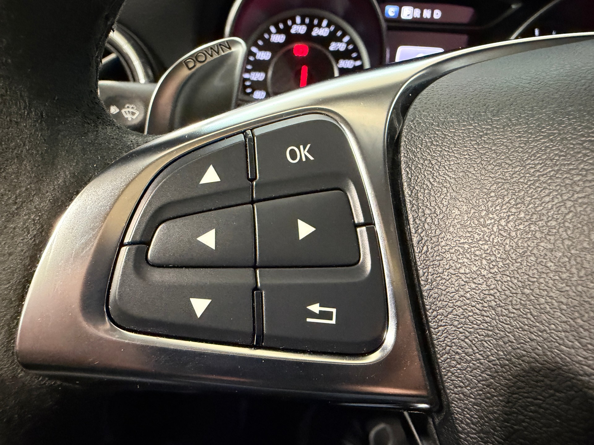 MERCEDES-BENZ CLA Shooting Brake 45 AMG 4Matic Speedshift-image-14