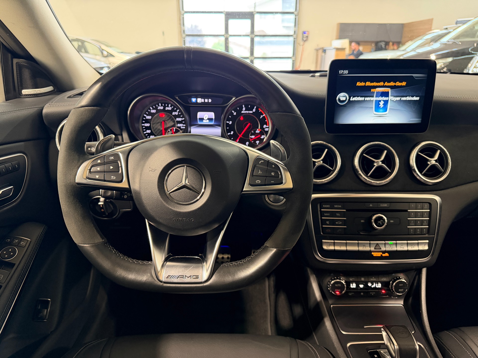 MERCEDES-BENZ CLA Shooting Brake 45 AMG 4Matic Speedshift-image-11