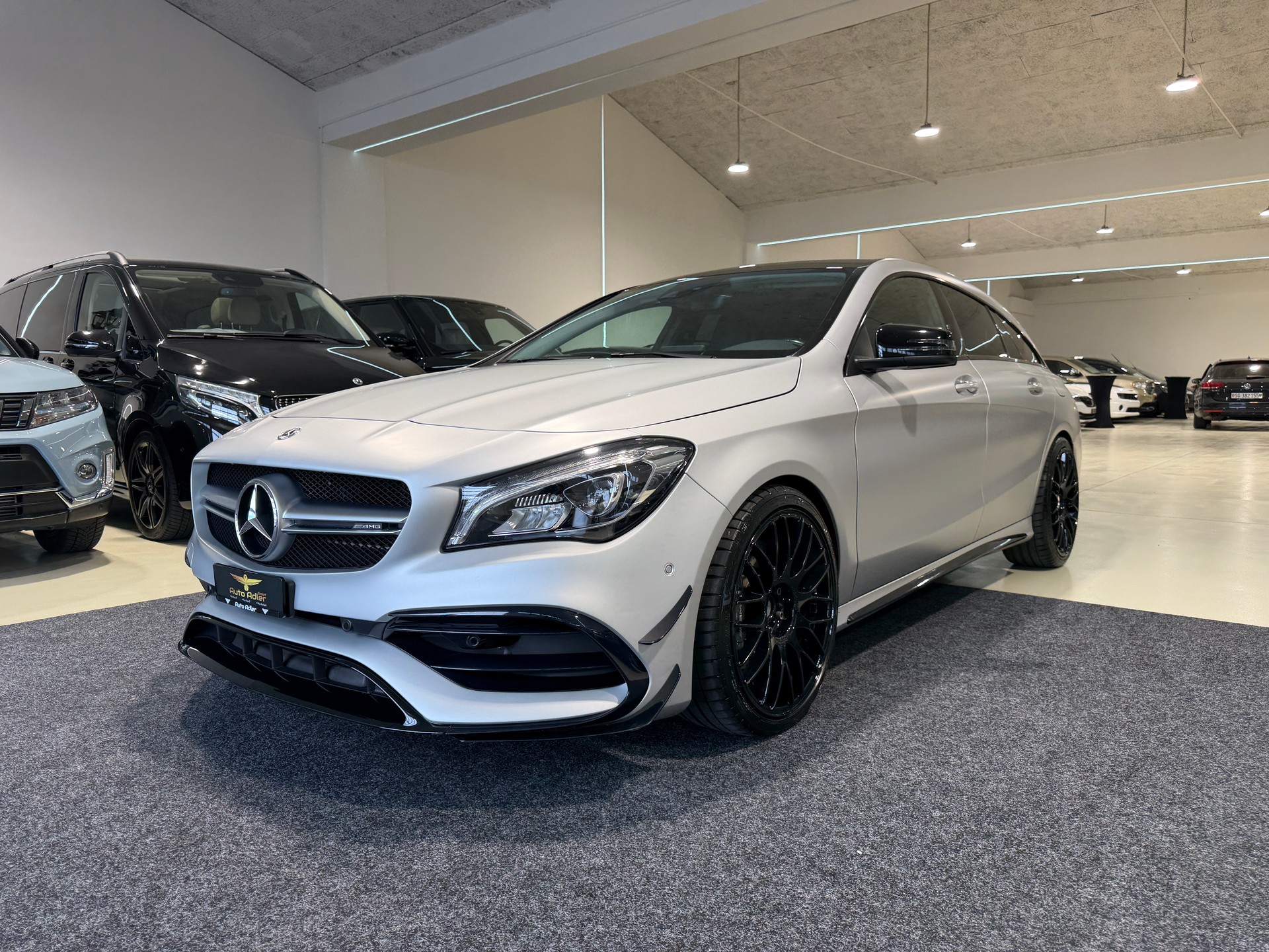 MERCEDES-BENZ CLA Shooting Brake 45 AMG 4Matic Speedshift-image-1