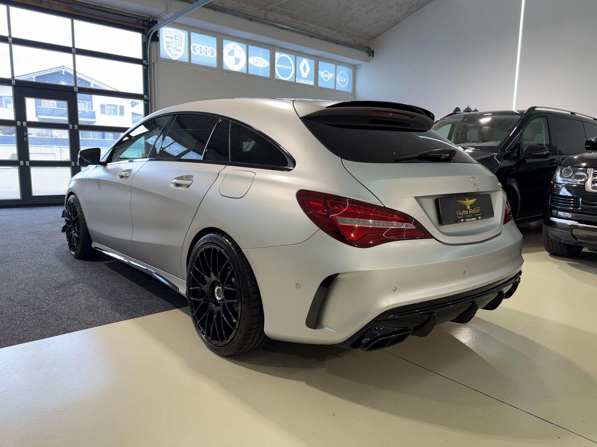 MERCEDES-BENZ CLA Shooting Brake 45 AMG 4Matic Speedshift-image-3
