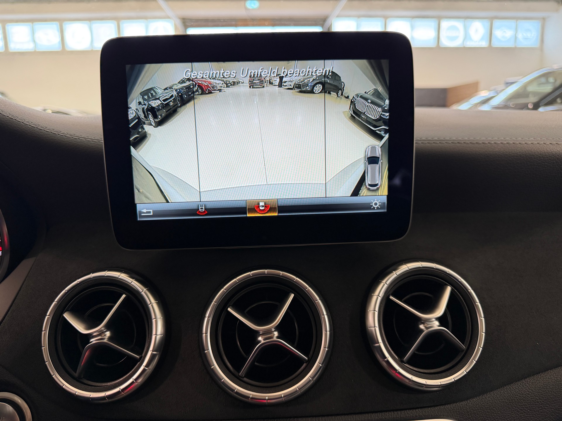 MERCEDES-BENZ CLA Shooting Brake 45 AMG 4Matic Speedshift-image-25