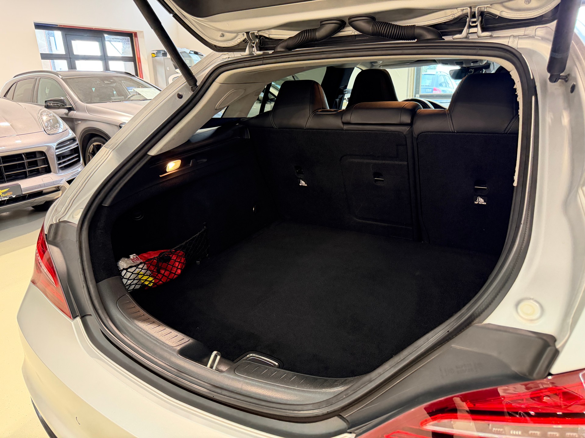 MERCEDES-BENZ CLA Shooting Brake 45 AMG 4Matic Speedshift-image-6