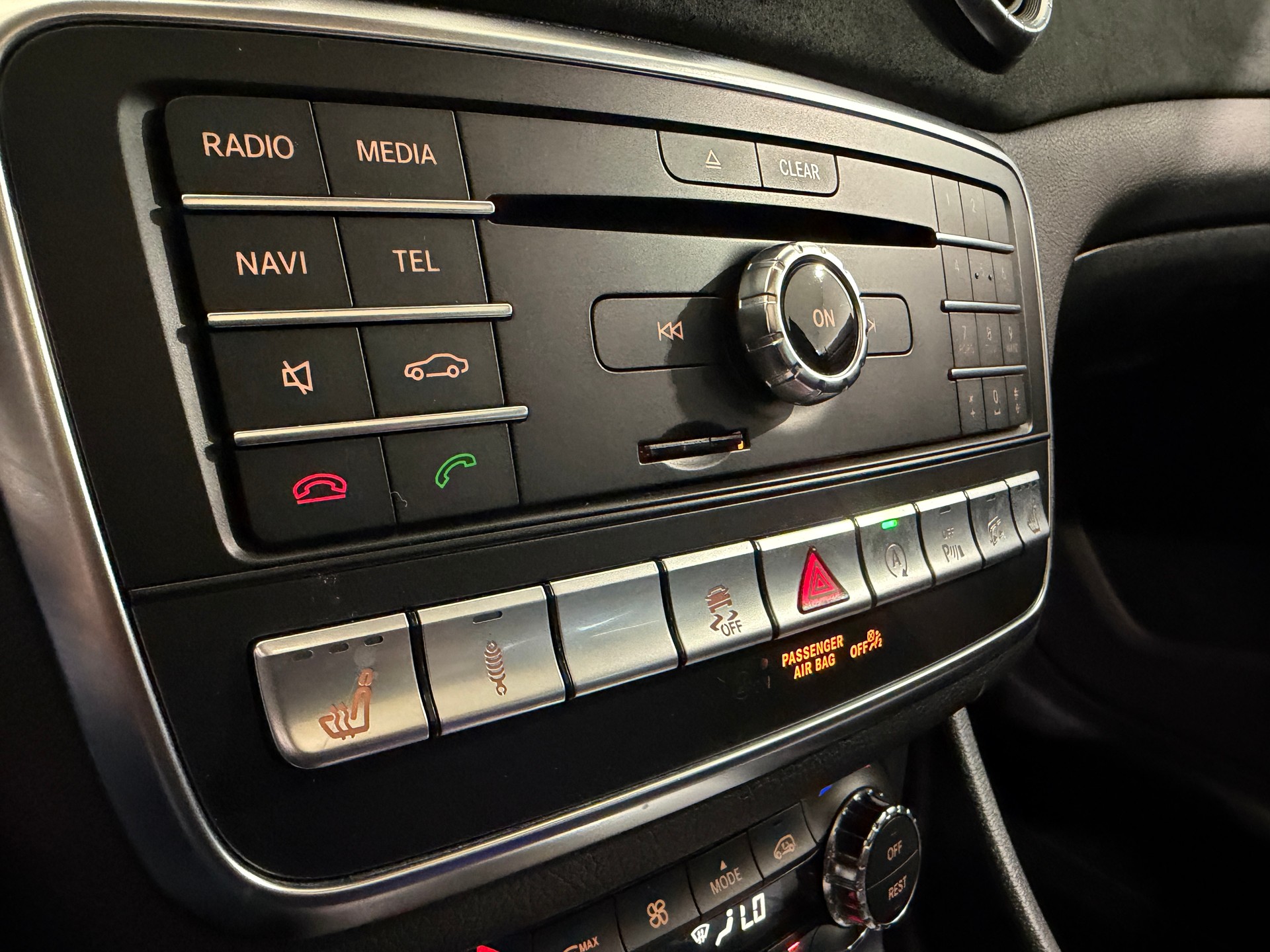 MERCEDES-BENZ CLA Shooting Brake 45 AMG 4Matic Speedshift-image-24