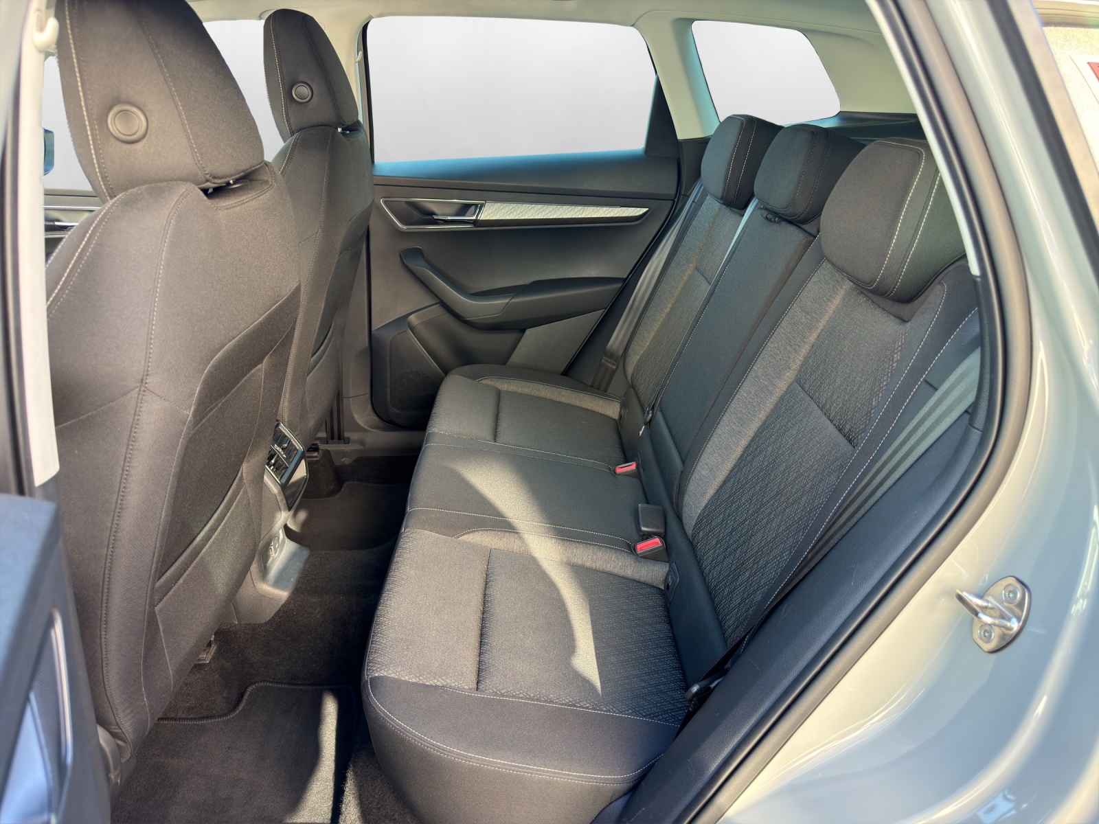 SKODA Karoq 1.5 TSI Style DSG-image-10