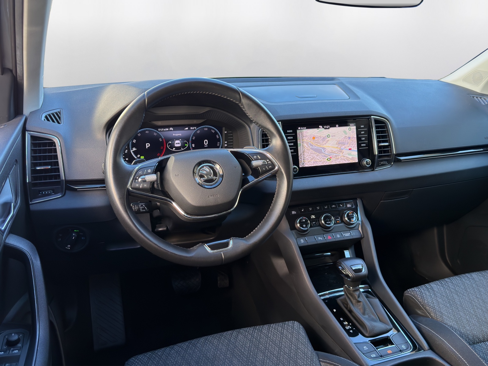 SKODA Karoq 1.5 TSI Style DSG-image-6
