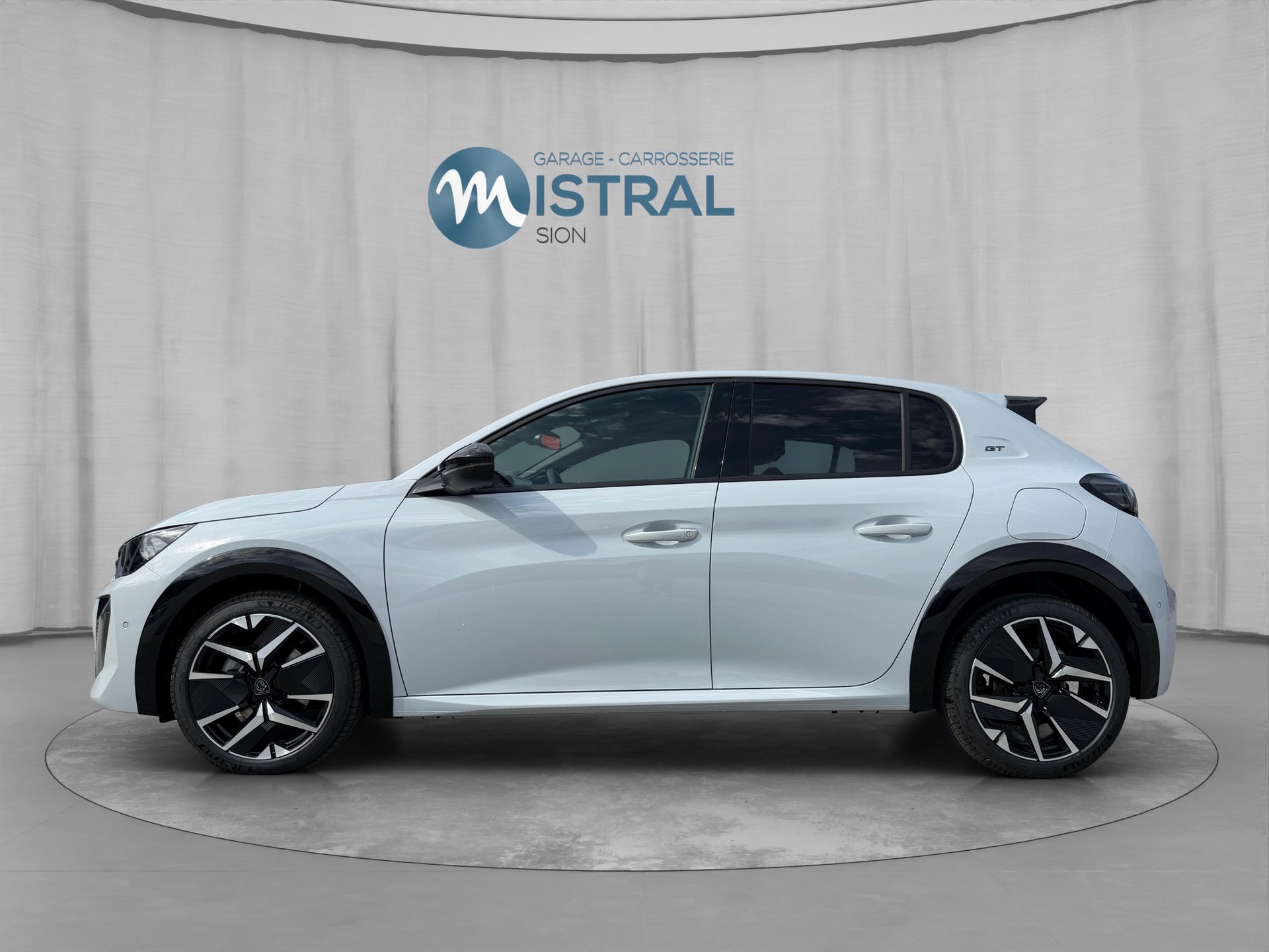 PEUGEOT 208 1.2 MHEV 145 GT Exclusive-image-1