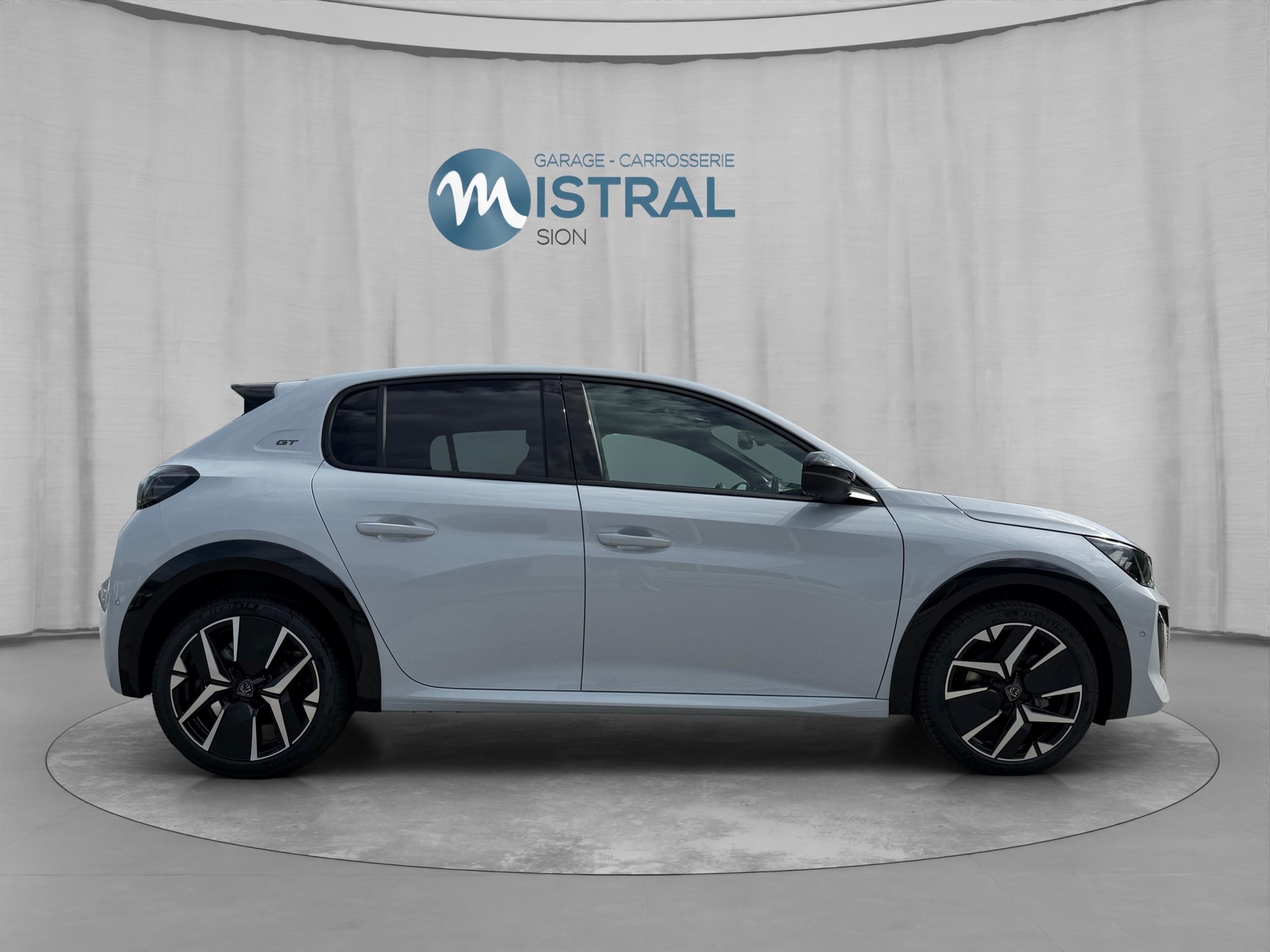 PEUGEOT 208 1.2 MHEV 145 GT Exclusive-image-5