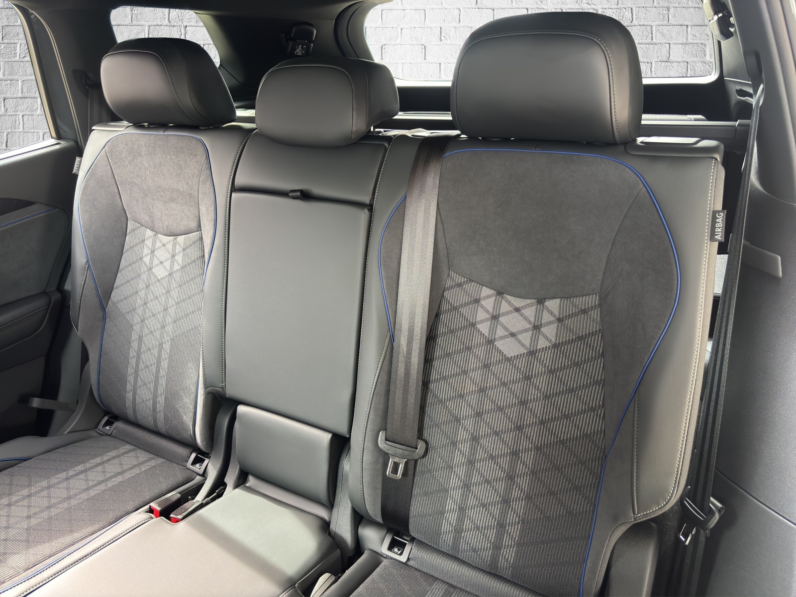 VW Tayron 2.0 TSI R-Line Plus DSG 4Motion-image-16