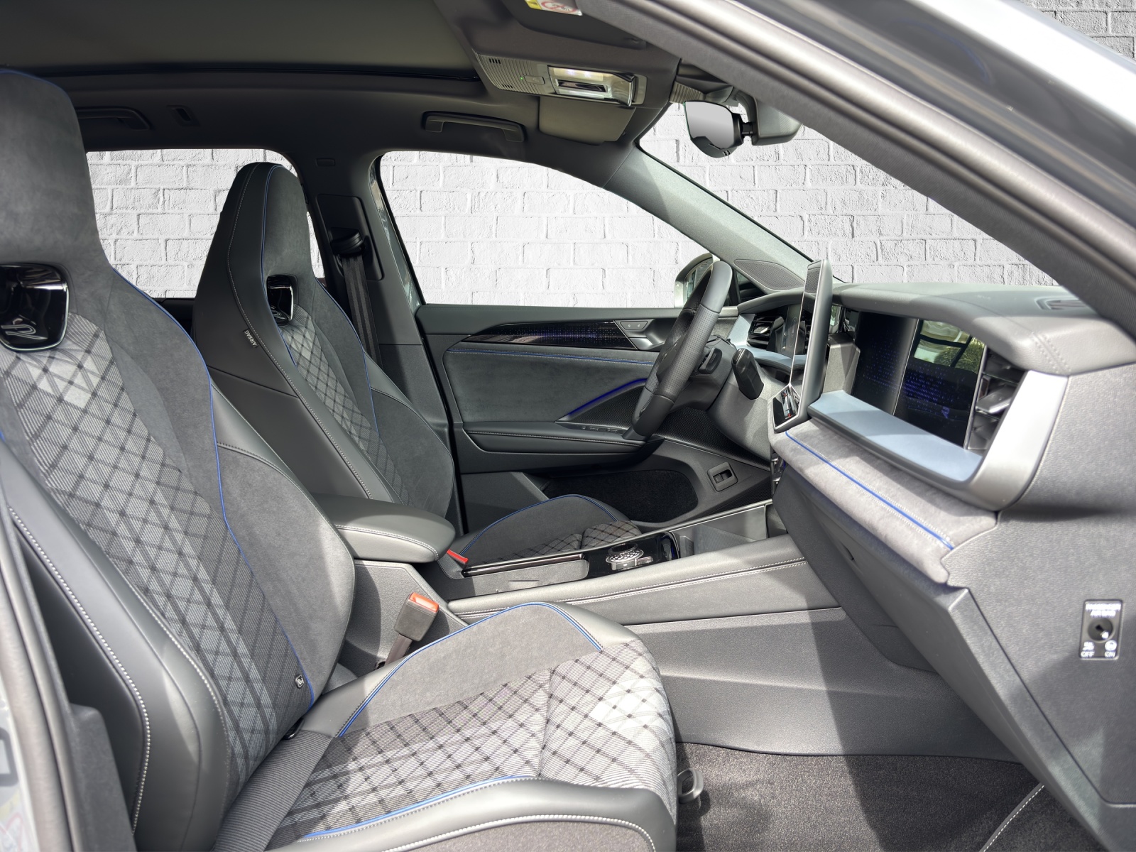 VW Tayron 2.0 TSI R-Line Plus DSG 4Motion-image-9