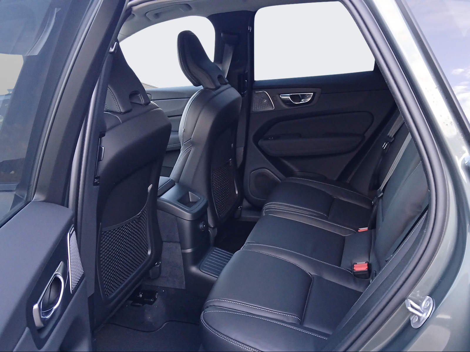 VOLVO XC60 2.0 T6 TE Ultra Dark eAWD-image-11