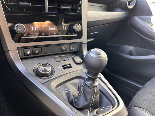 TOYOTA Yaris 1.6 GR Sport-image-9