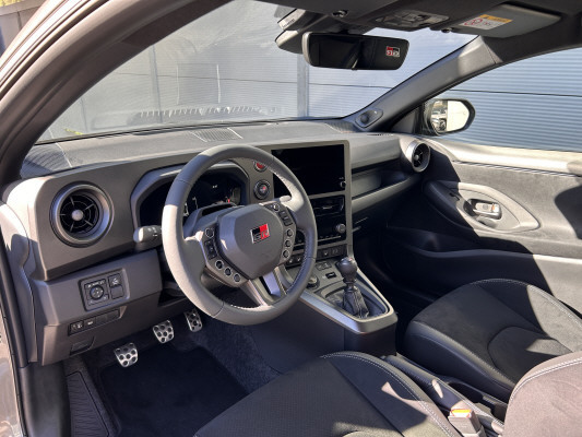 TOYOTA Yaris 1.6 GR Sport-image-6