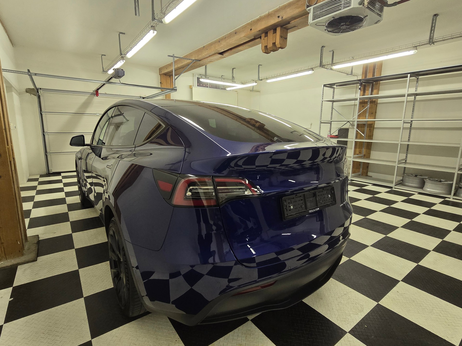 TESLA Model Y Long Range-image-8