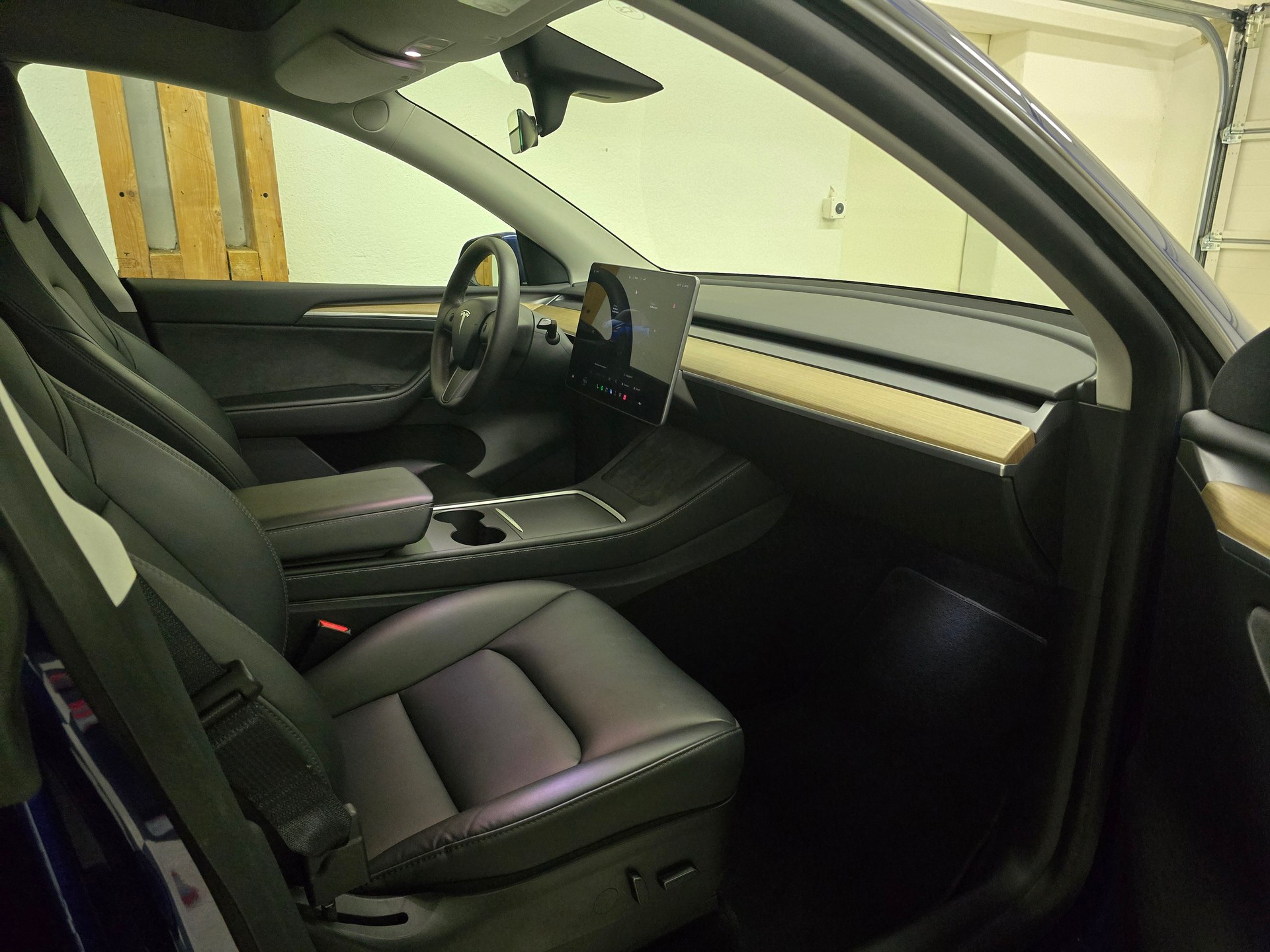 TESLA Model Y Long Range-image-12
