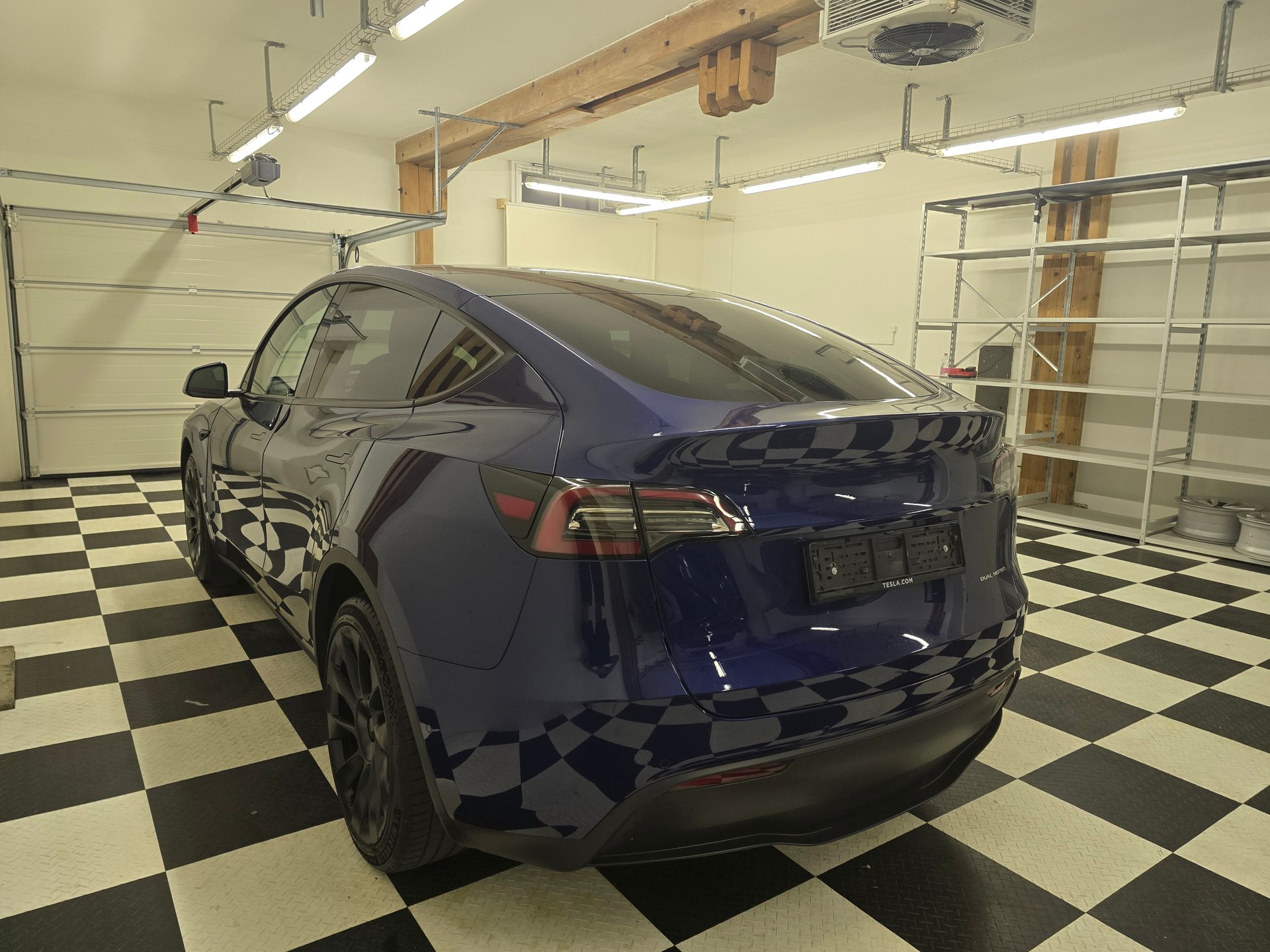 TESLA Model Y Long Range-image-5