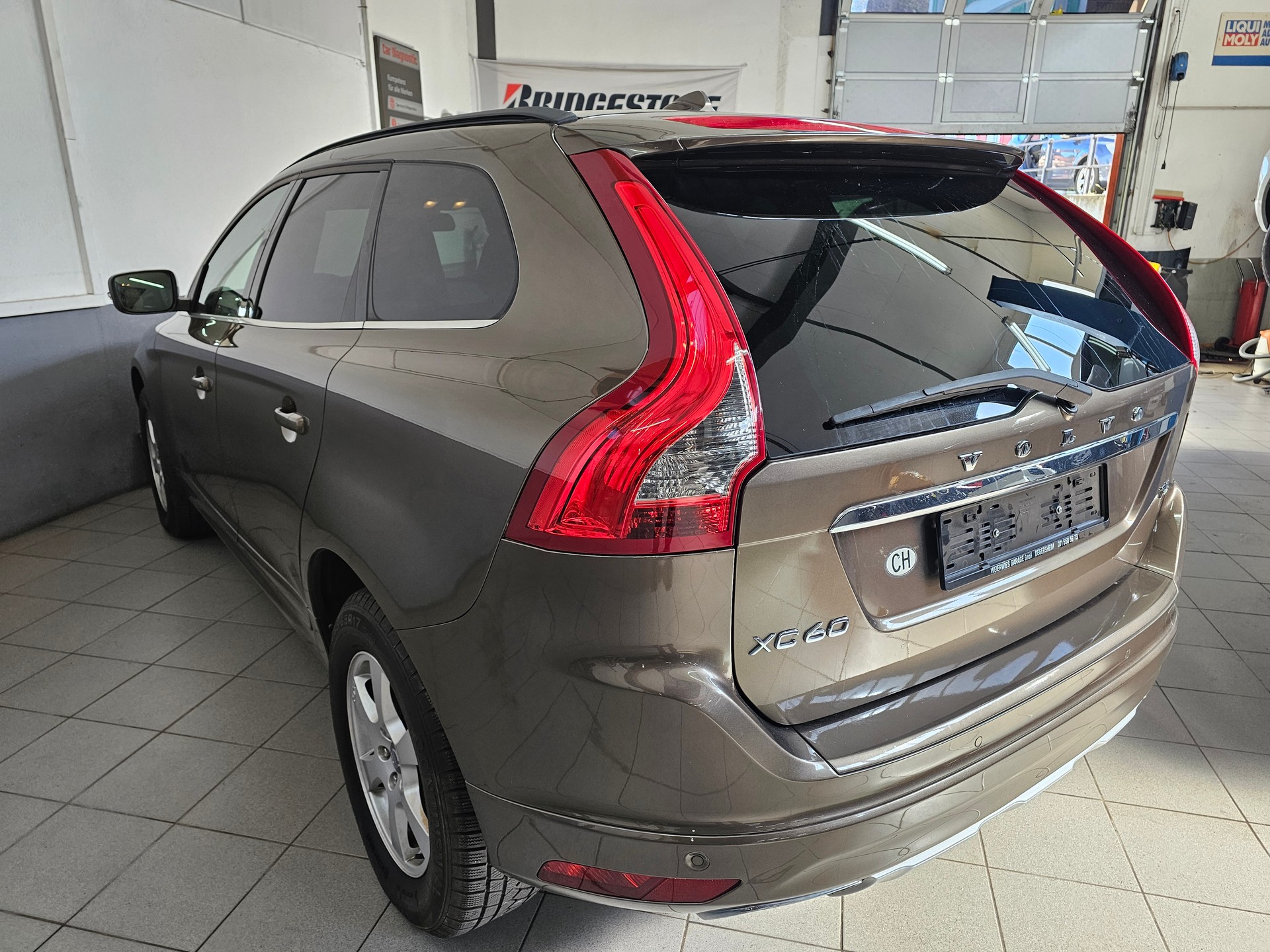 VOLVO XC60 T5 Kinetic Powershift-image-5