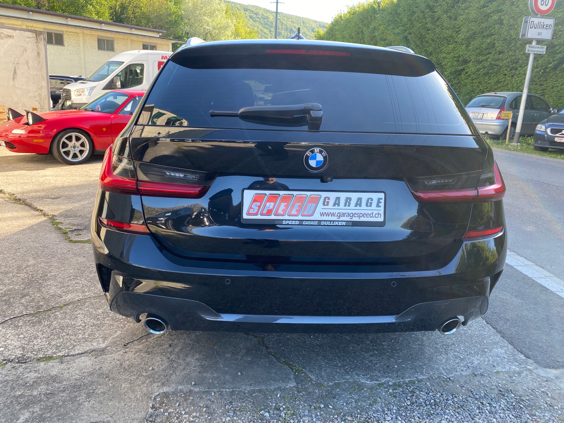 BMW 320d xDrive 48V Touring M Sport Steptronic-image-3