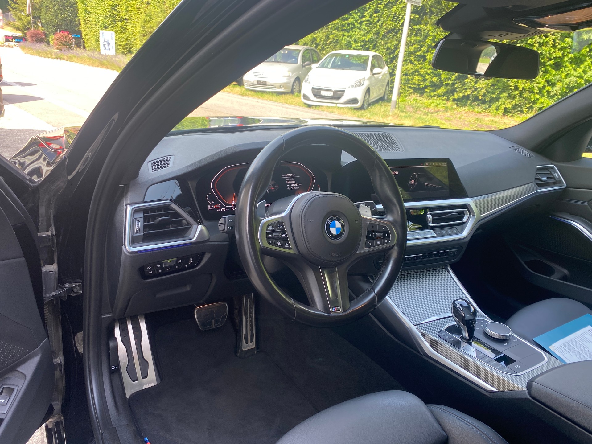 BMW 320d xDrive 48V Touring M Sport Steptronic-image-4